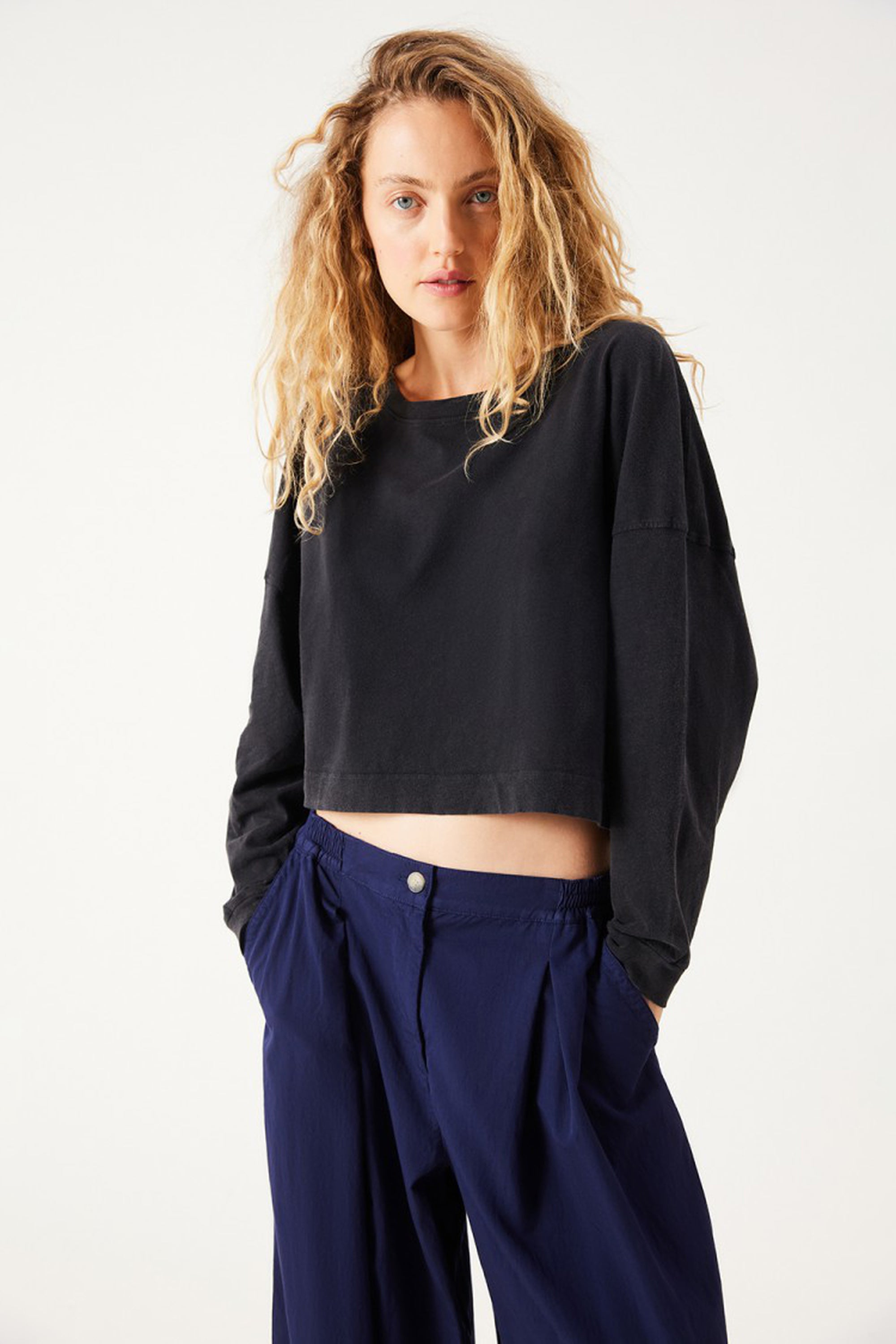 Remytown T-Shirt LS - Vintage Carbon