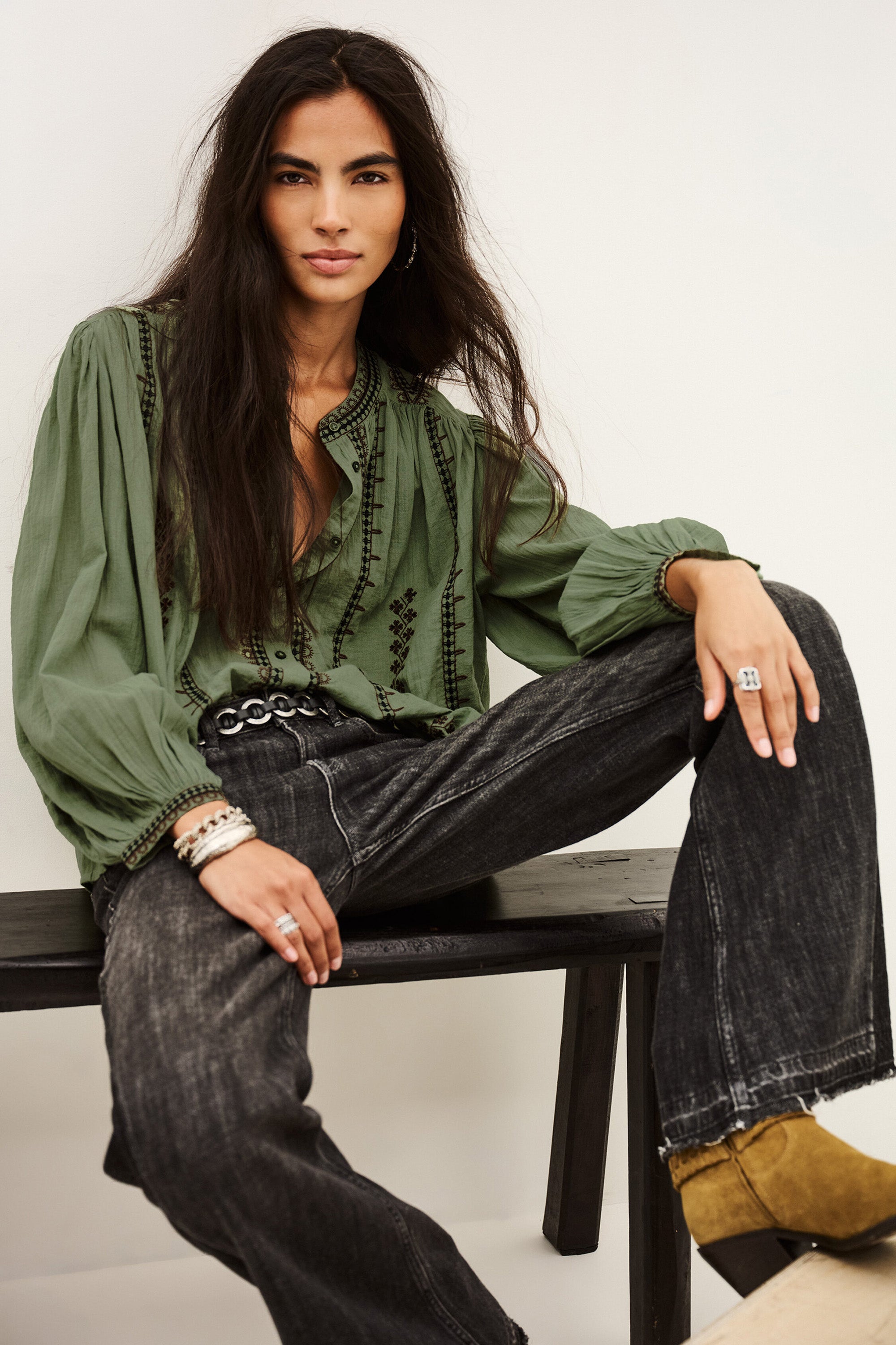 Mona Shirt - Almond