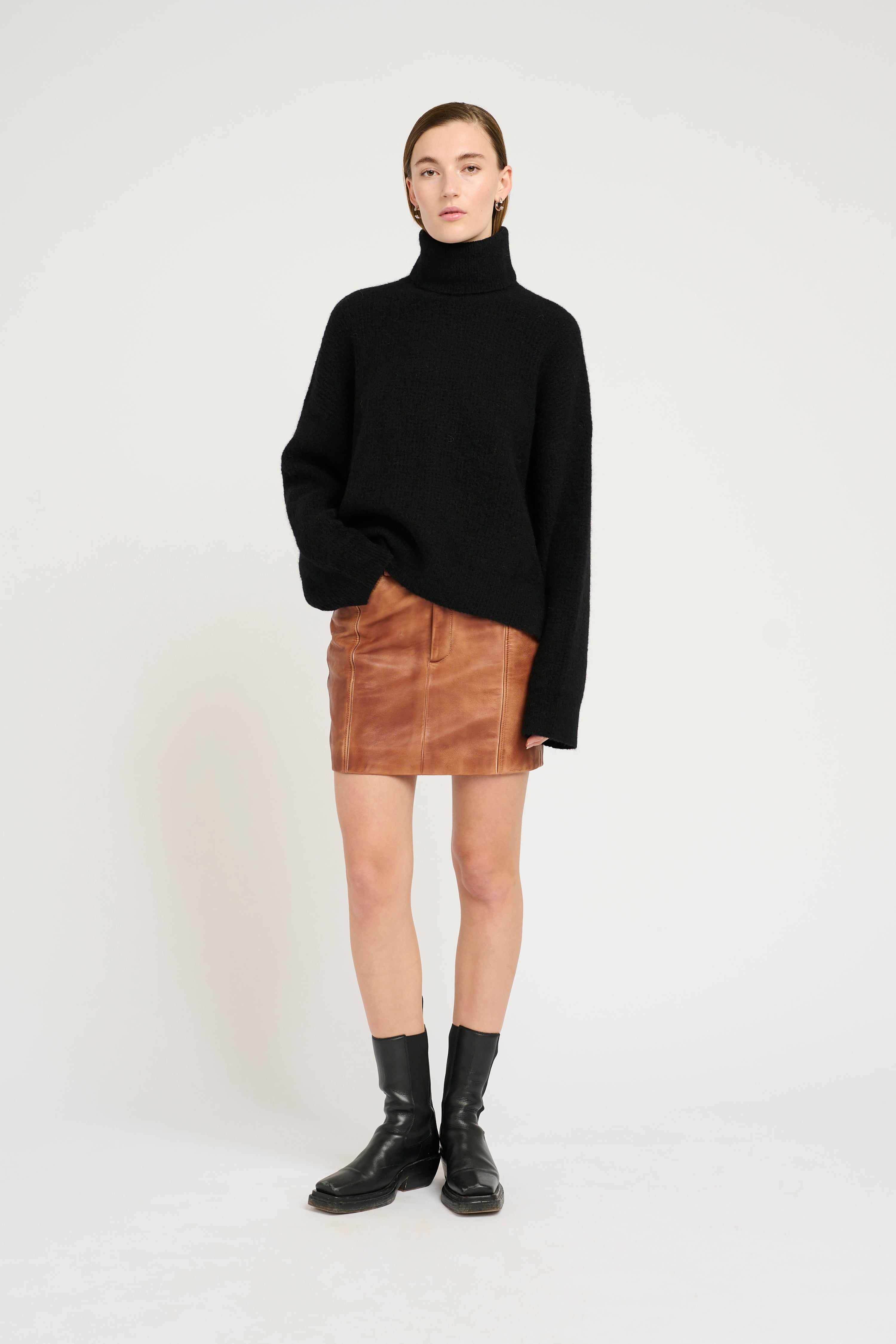 Alpha Rollneck Pullover - Black