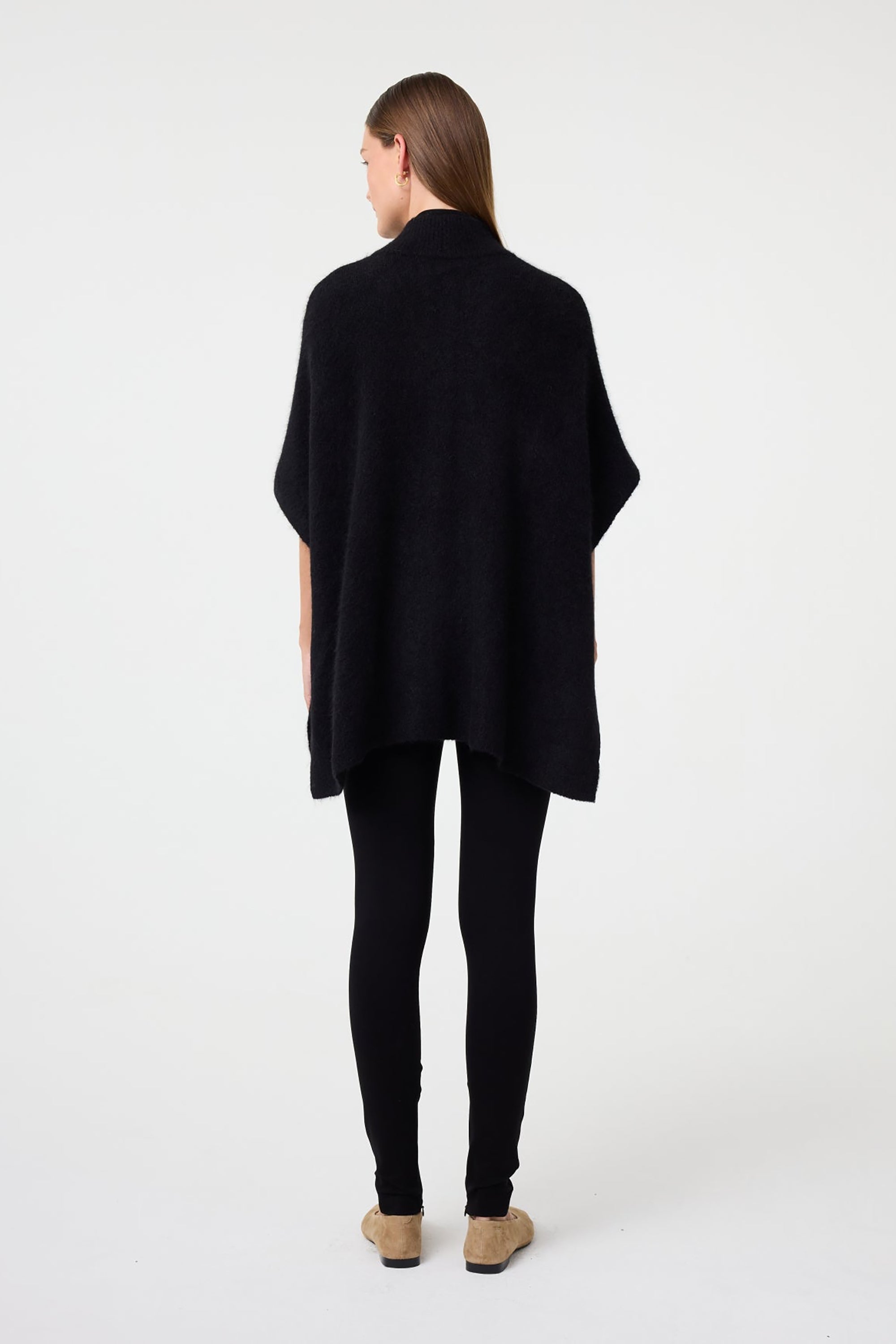 Pleunie Poncho - Black