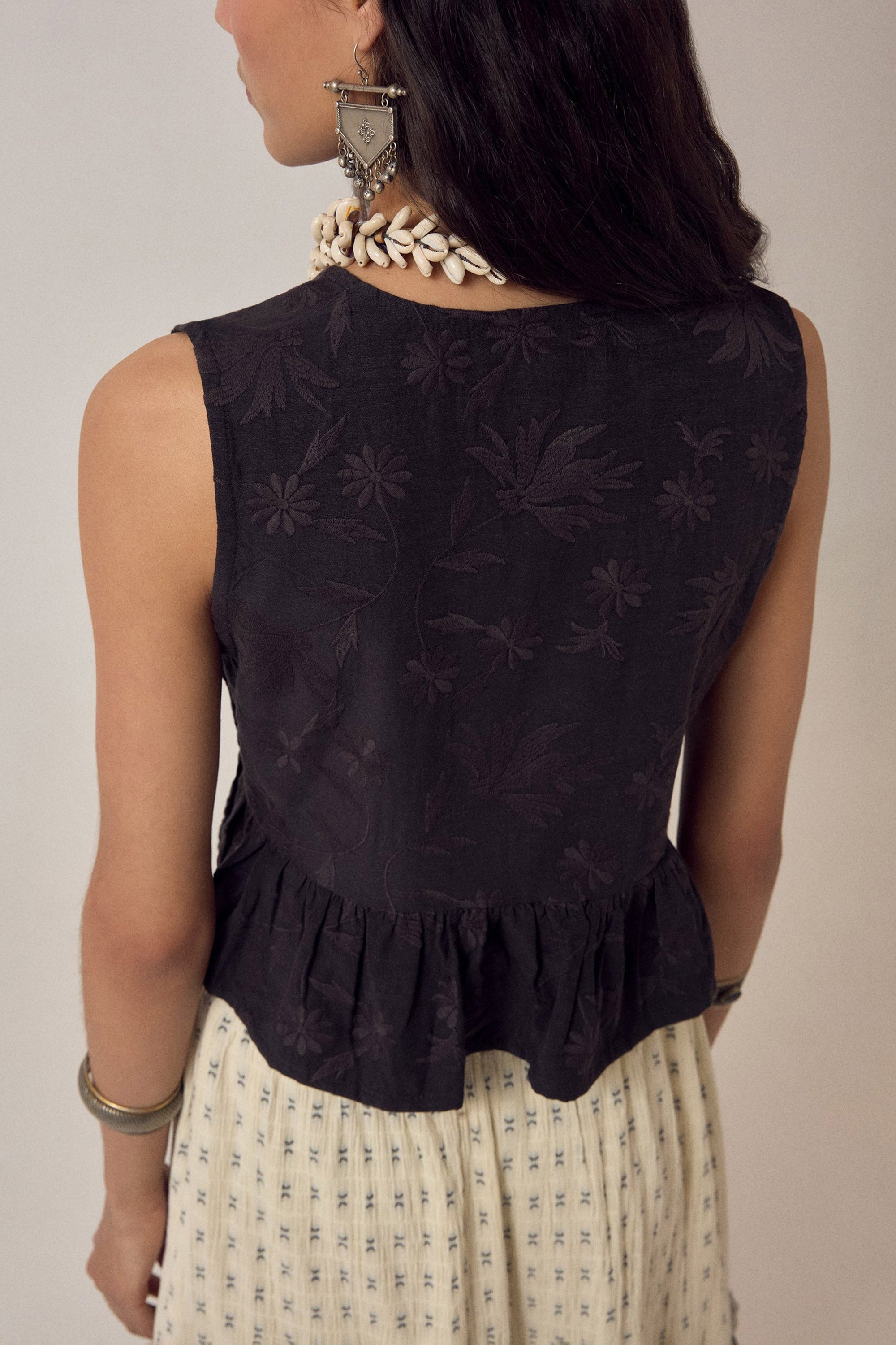 Zhou Vest - The Mandarin Onyx