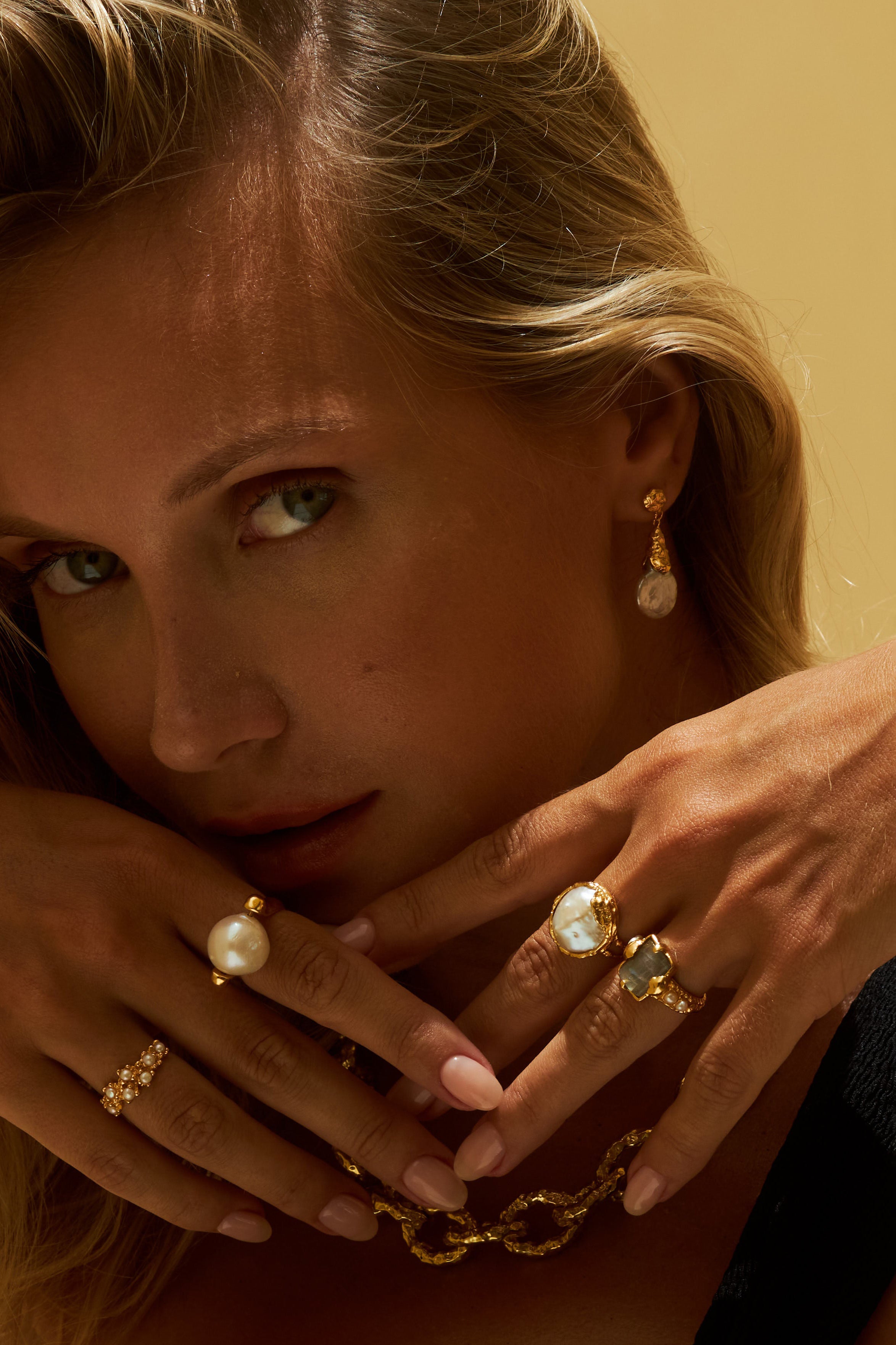 Abby Ring - Gold with Labradorite - RUM Amsterdam