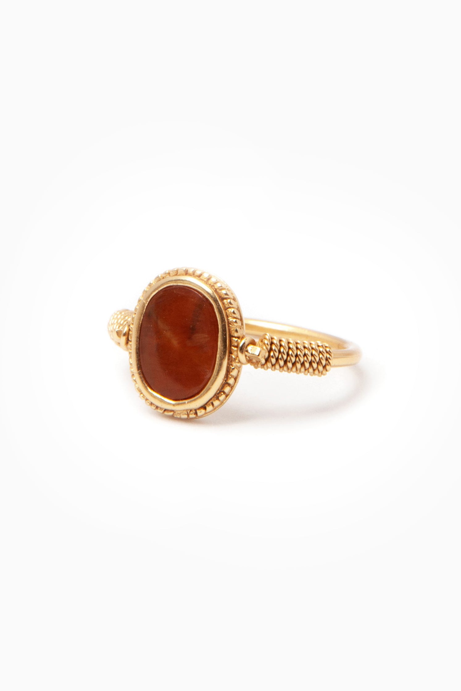Chemaine Ring - Gold with Agate - RUM Amsterdam