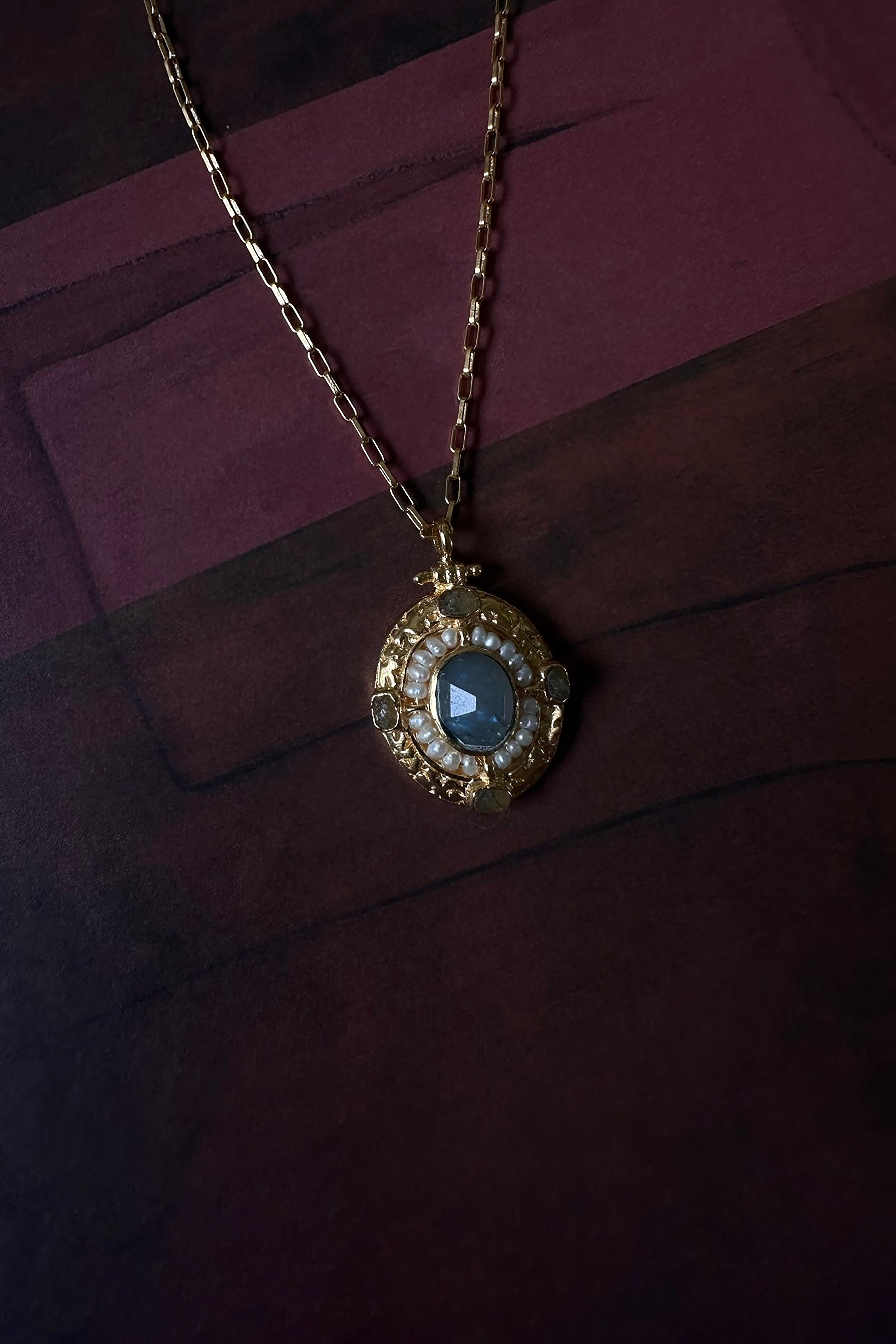 Deveraux Necklace - Gold with Labradorite