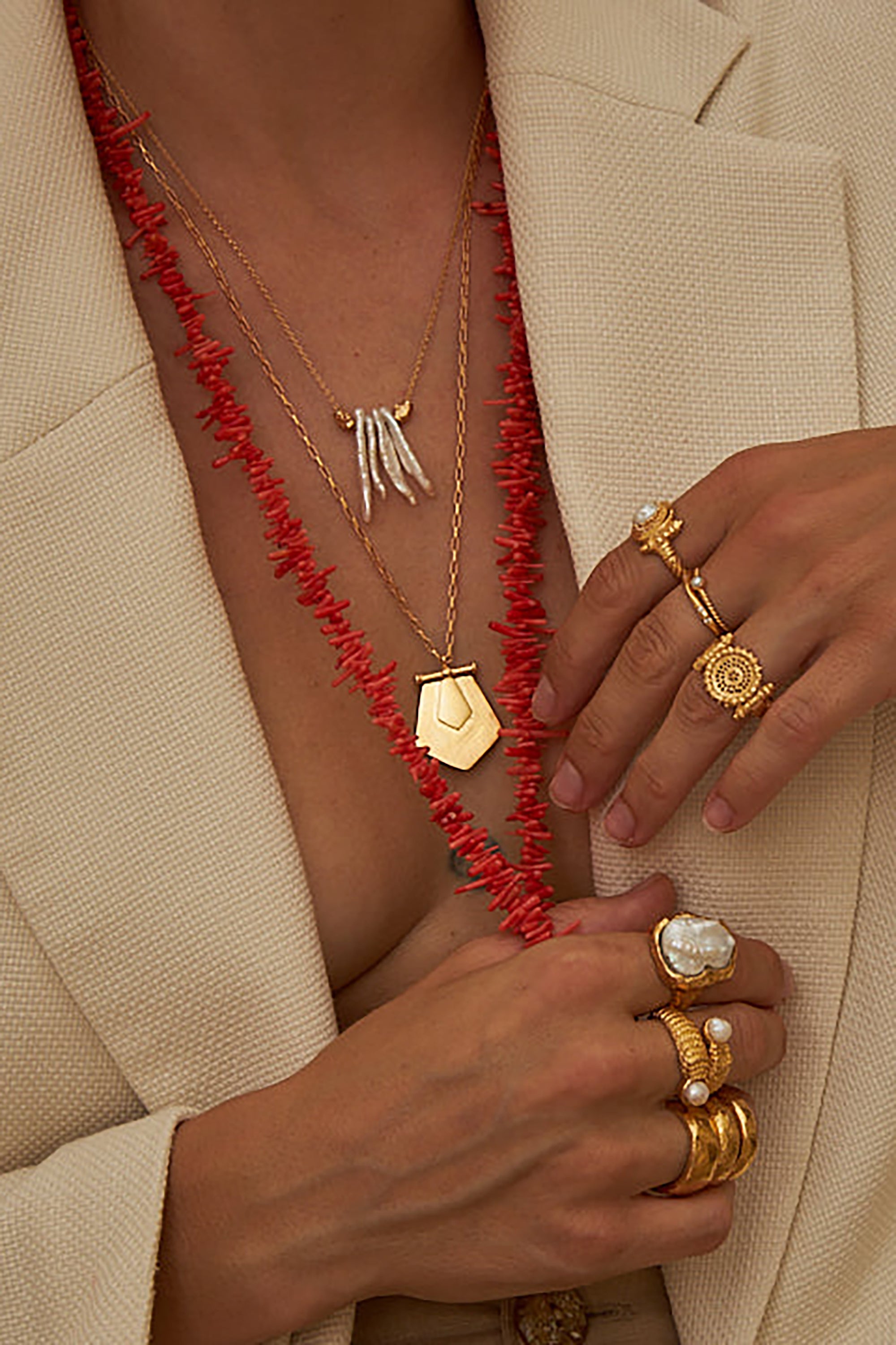 Luana Necklace - Gold w/ Pearl