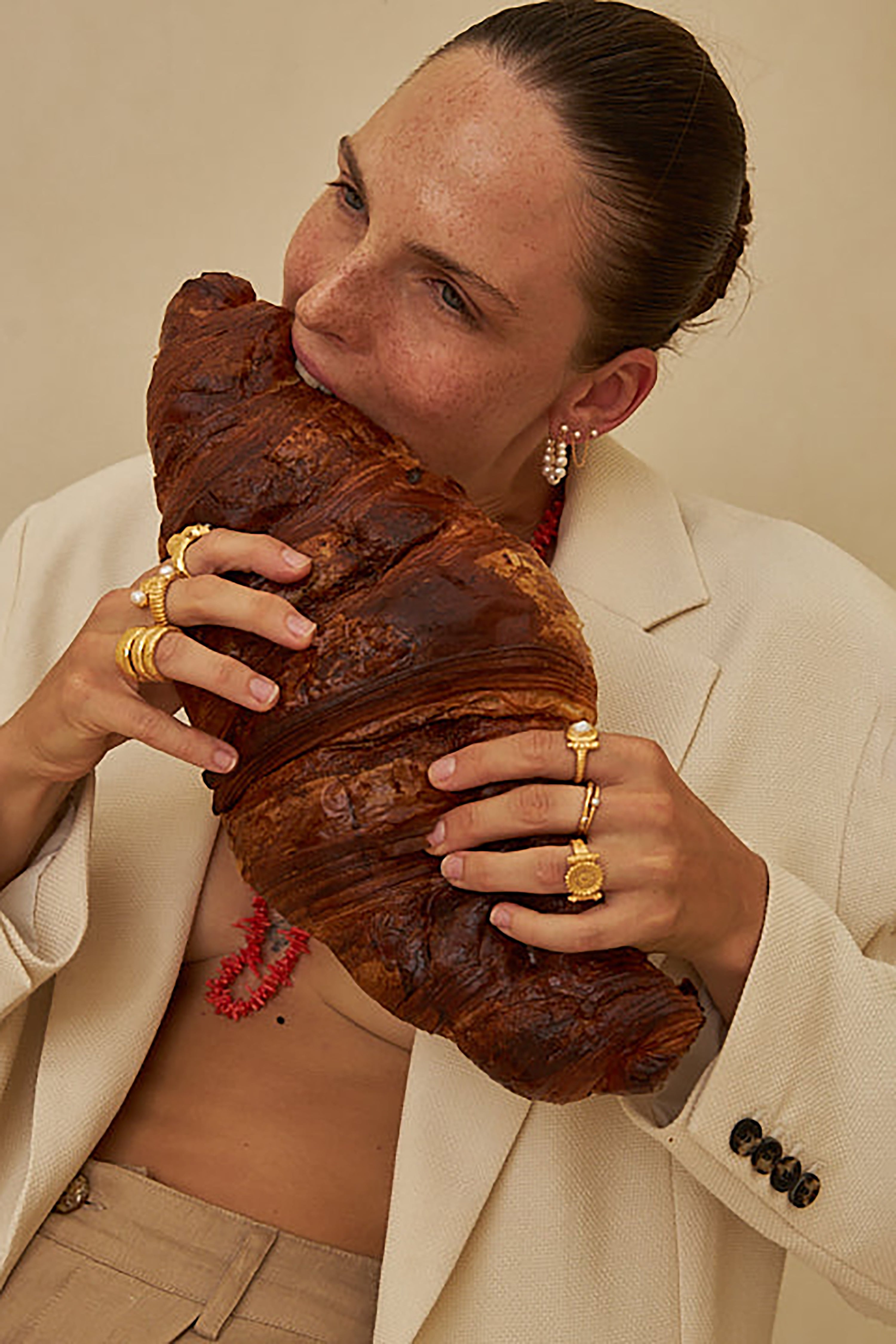 Meris Earrings - Gold with Pearls