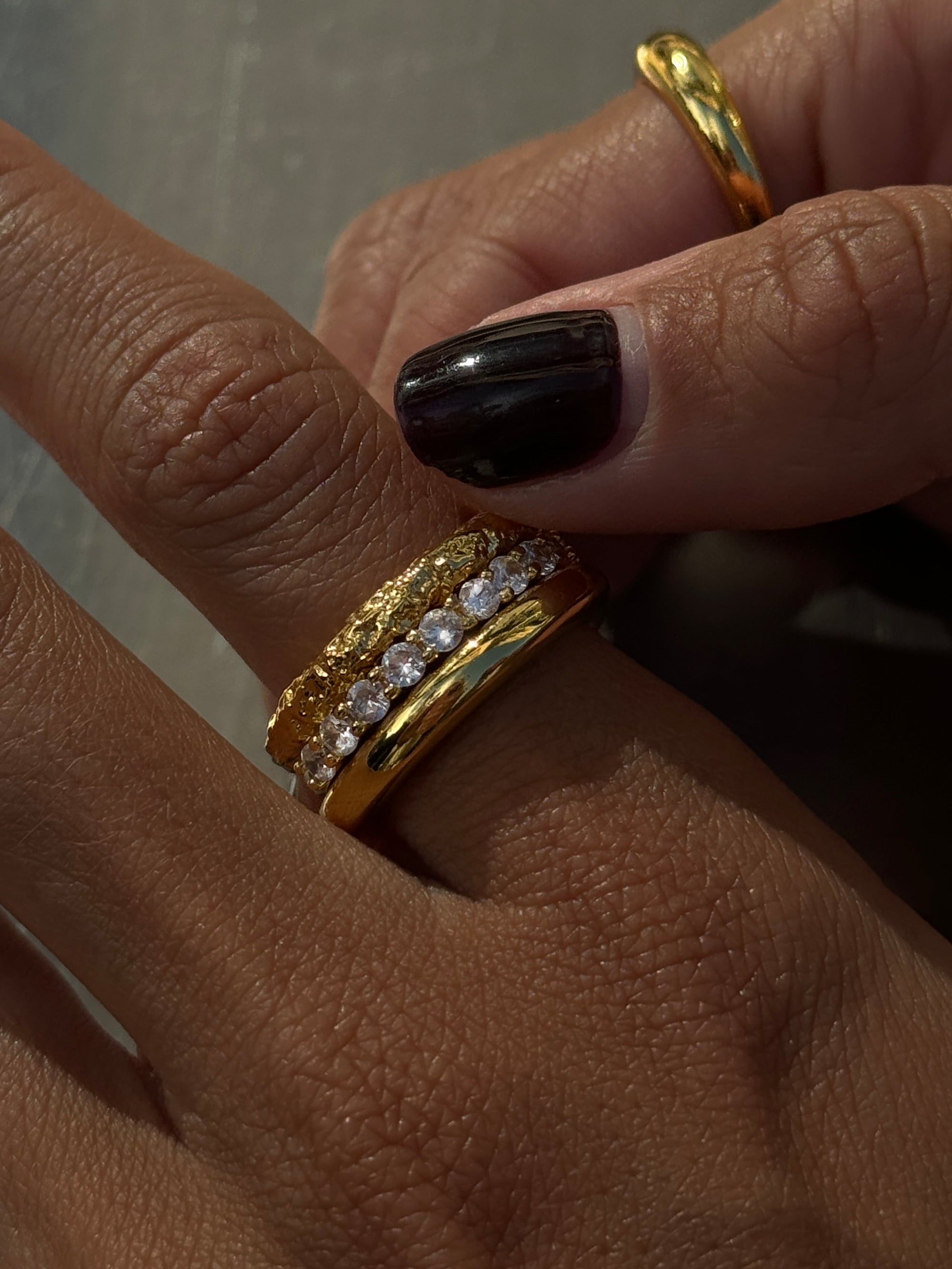 Amore Zirconia Ring - Gold