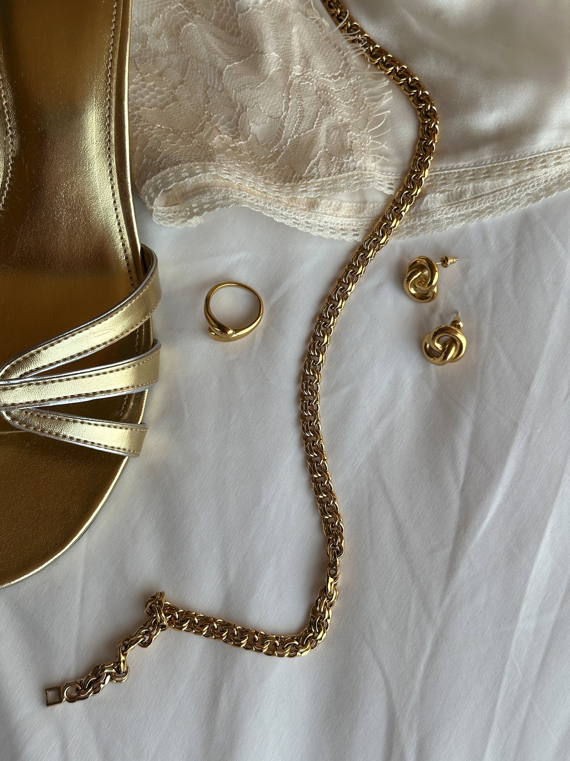 Knot Earrings - Gold