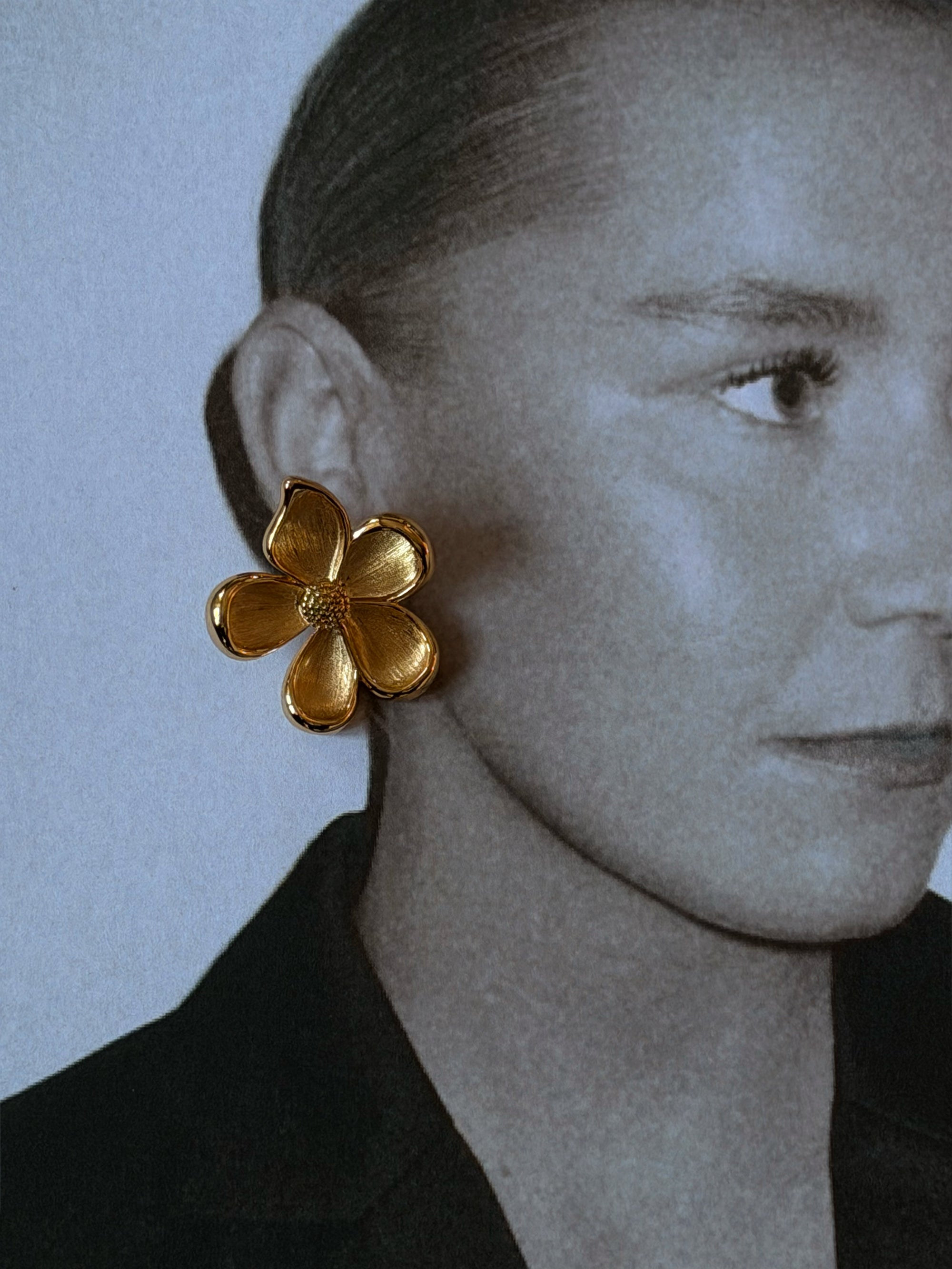 Maxi Flower Earrings - Gold