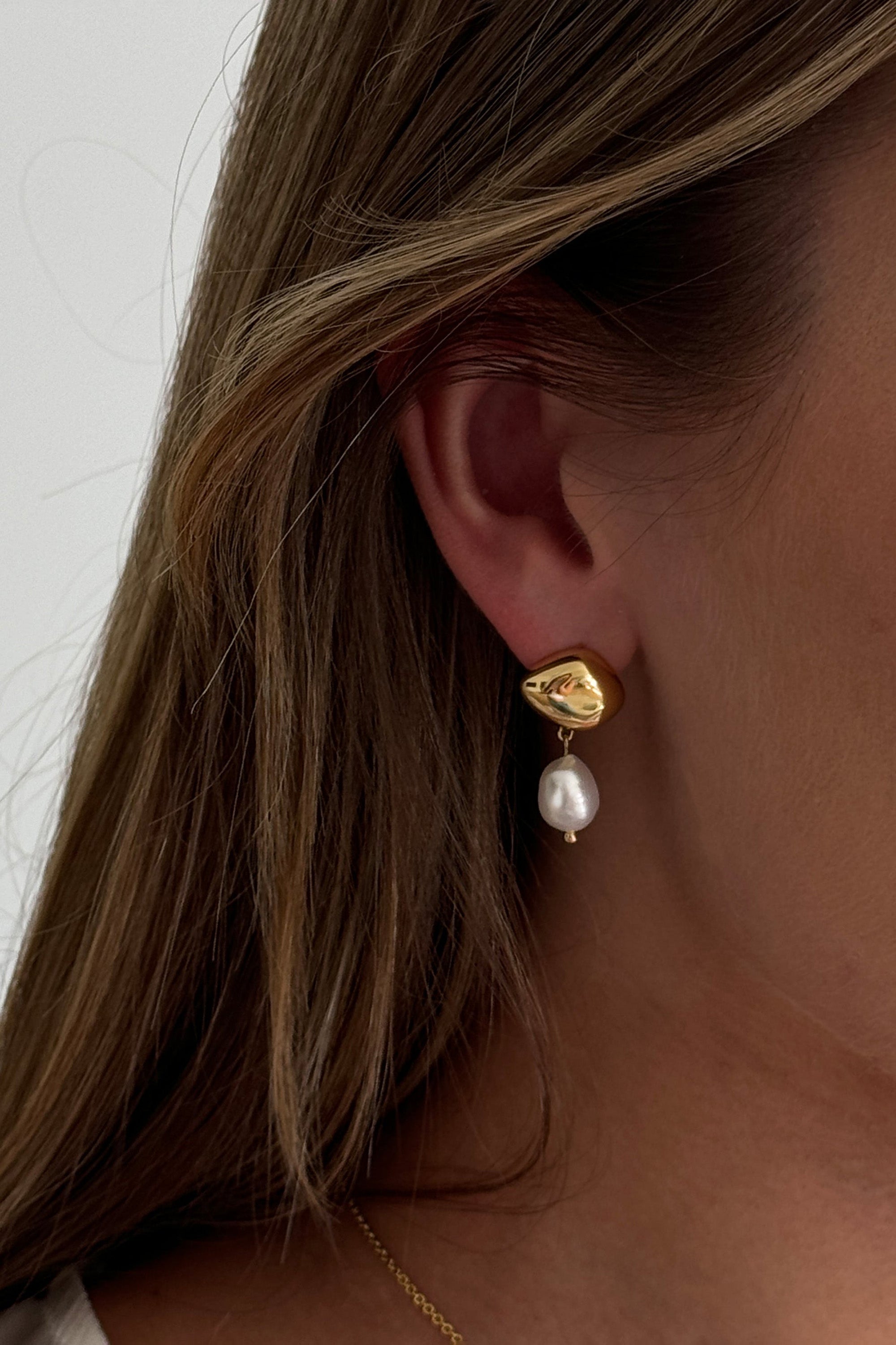 Pearl Earrings - Gold
