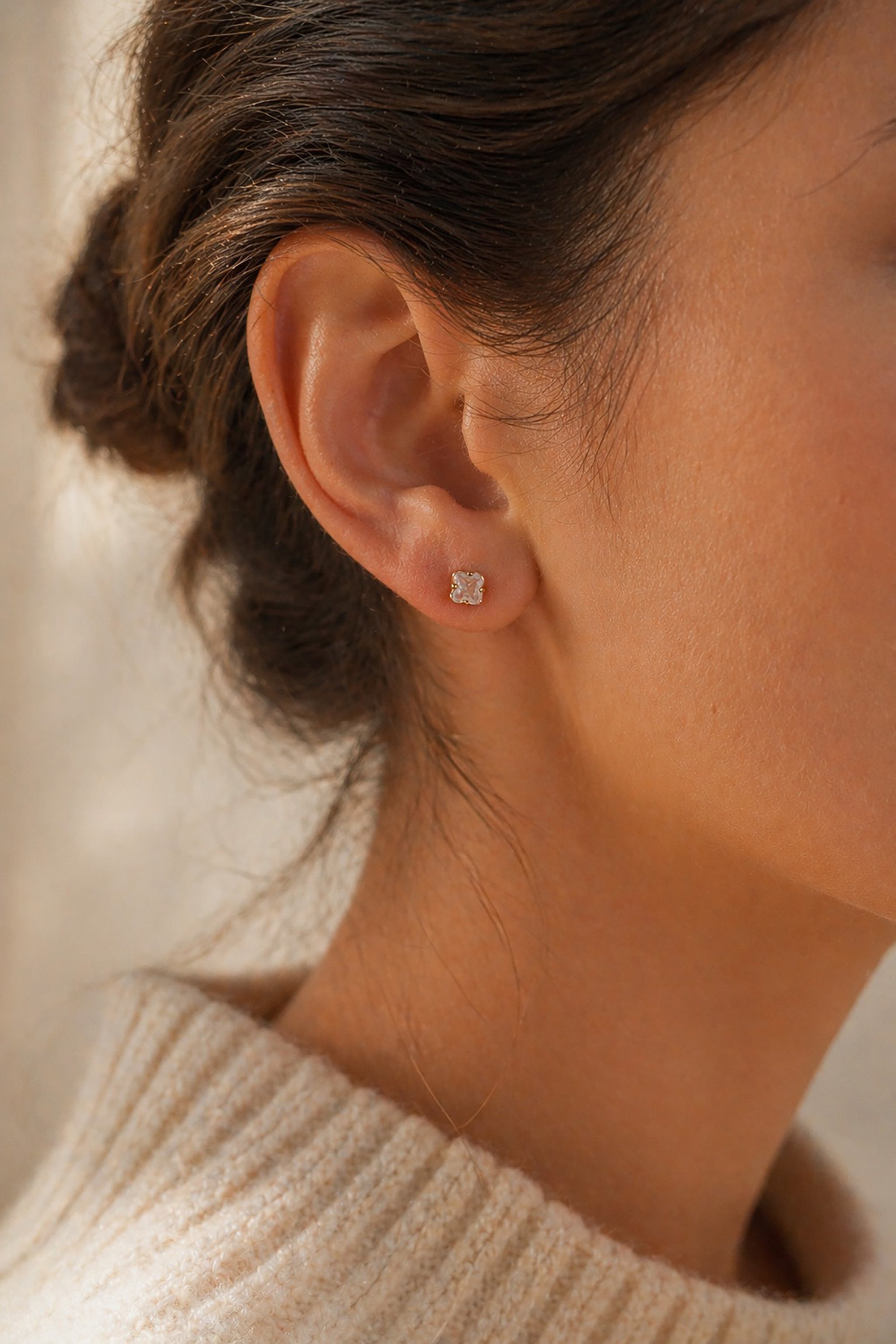 Quatrefoil Studs - Gold