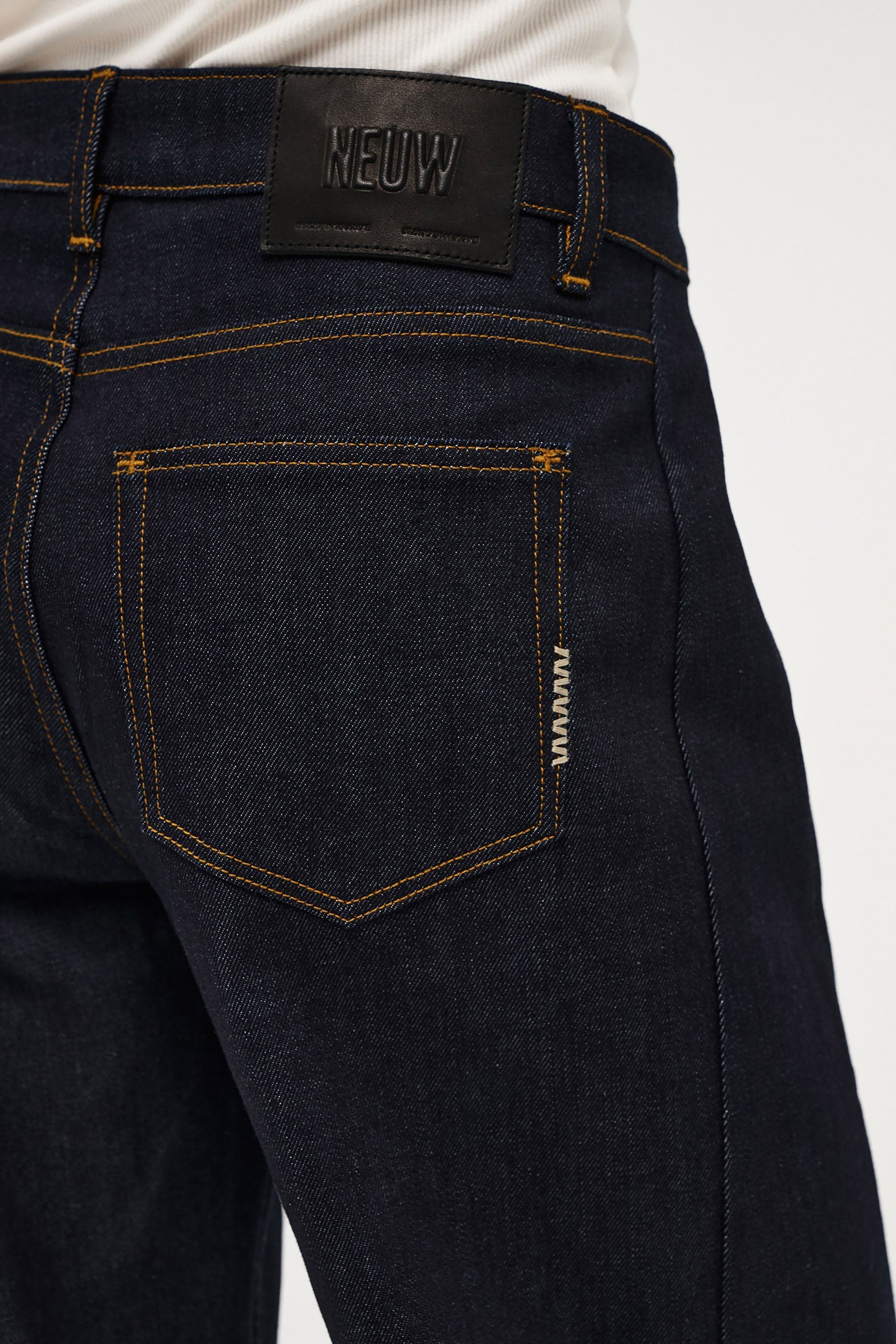 Amber Barrel Jeans - Resonate