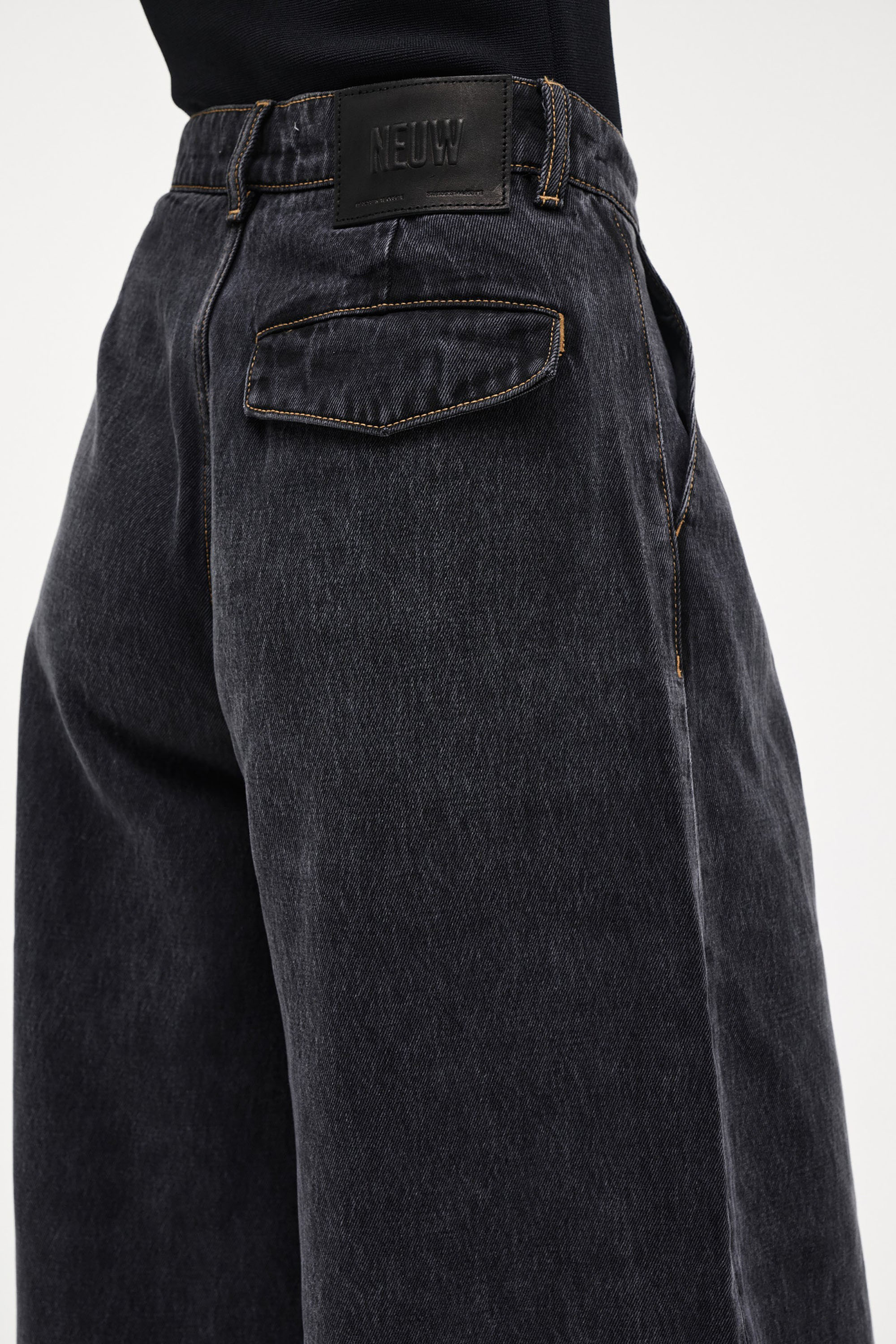 Mimi Super Barrel Jeans - Cosmos