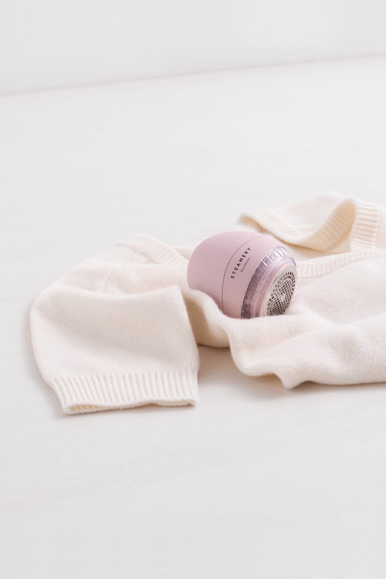 Steamery Pilo 1 Fabric Shaver - Pink - RUM Amsterdam