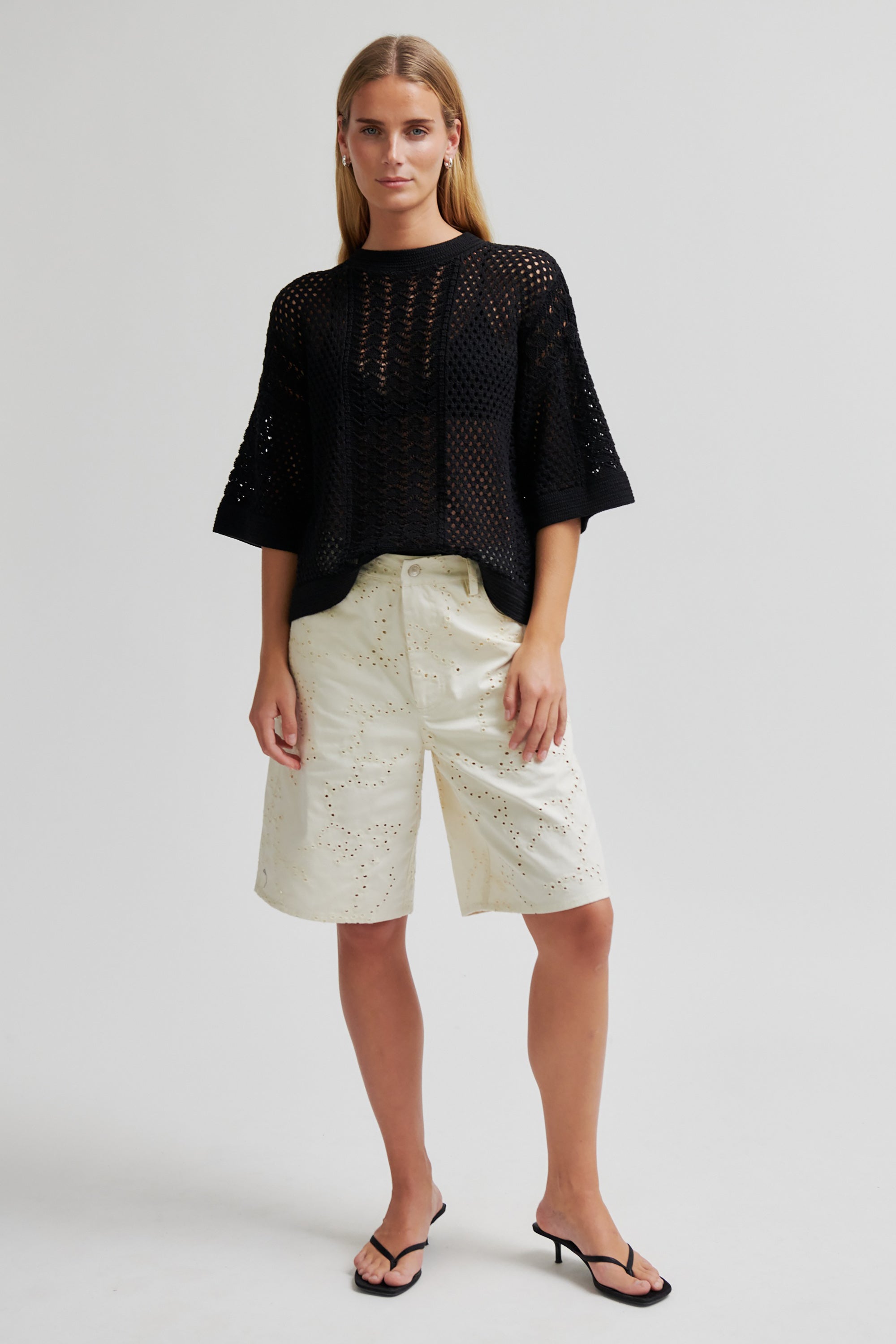 Deya Knit O-Neck - Black