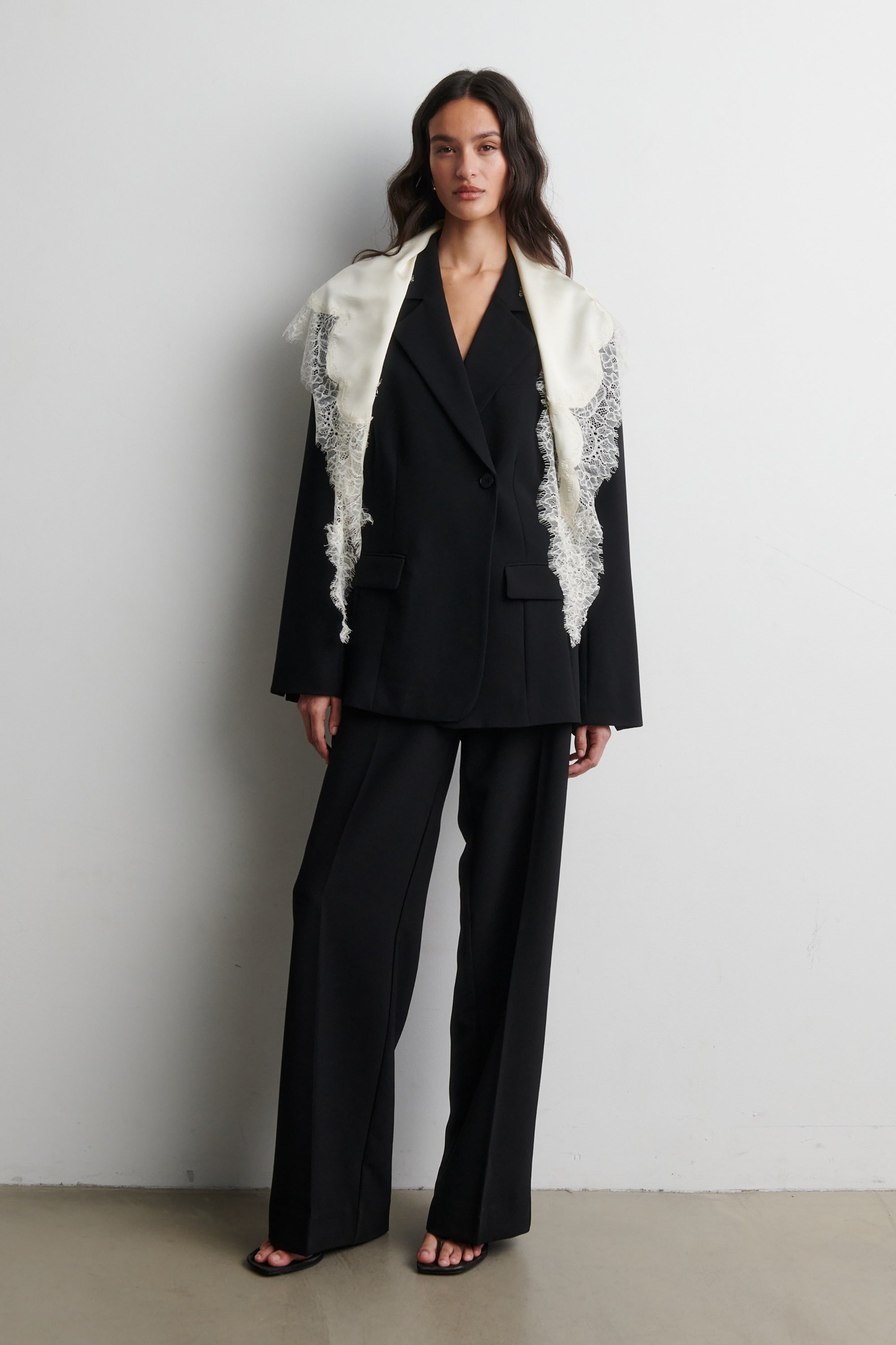 Lacia Contrast Hip Scarf - Cream