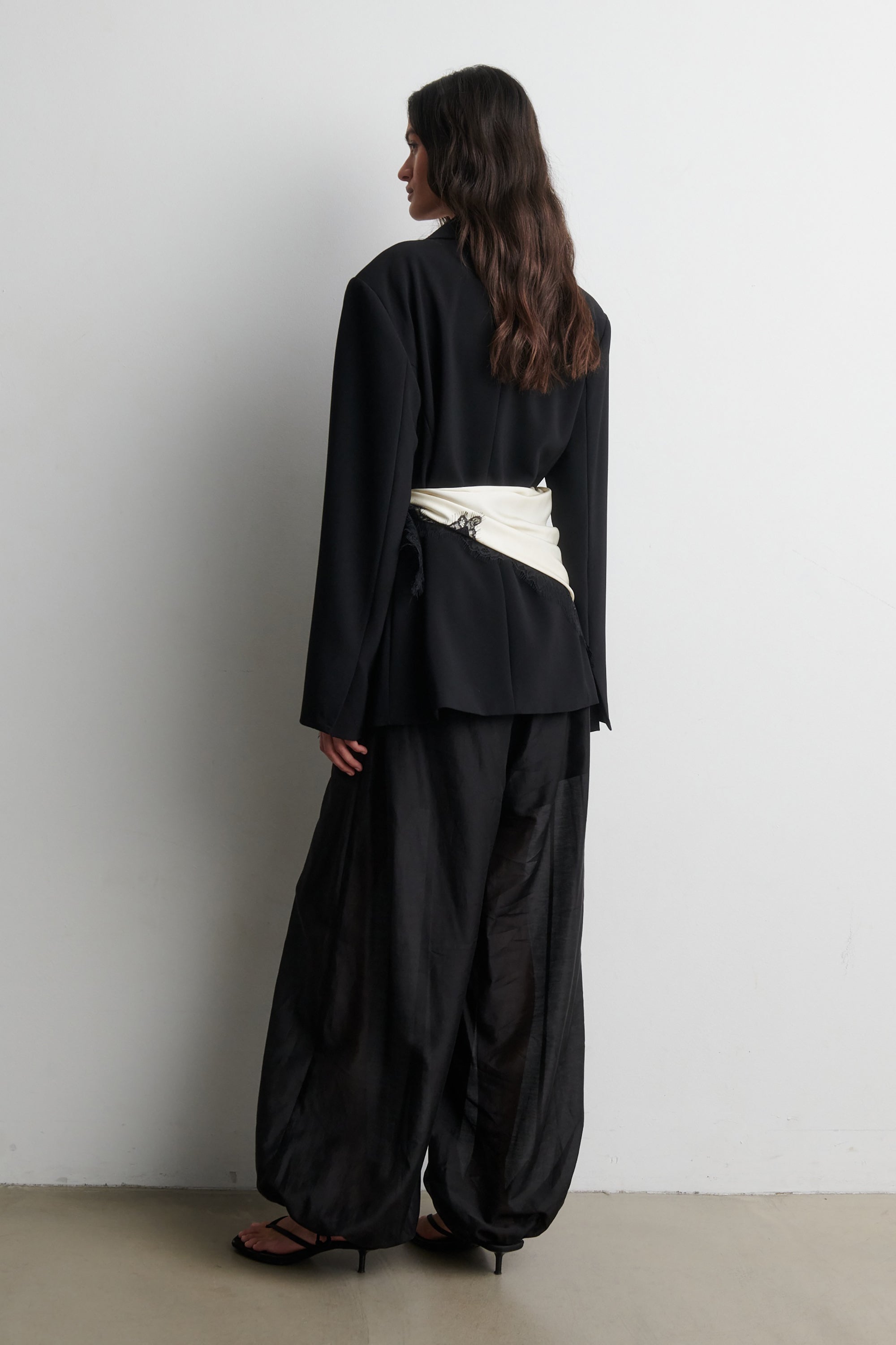 Lacia Contrast Hip Scarf - Cream Black