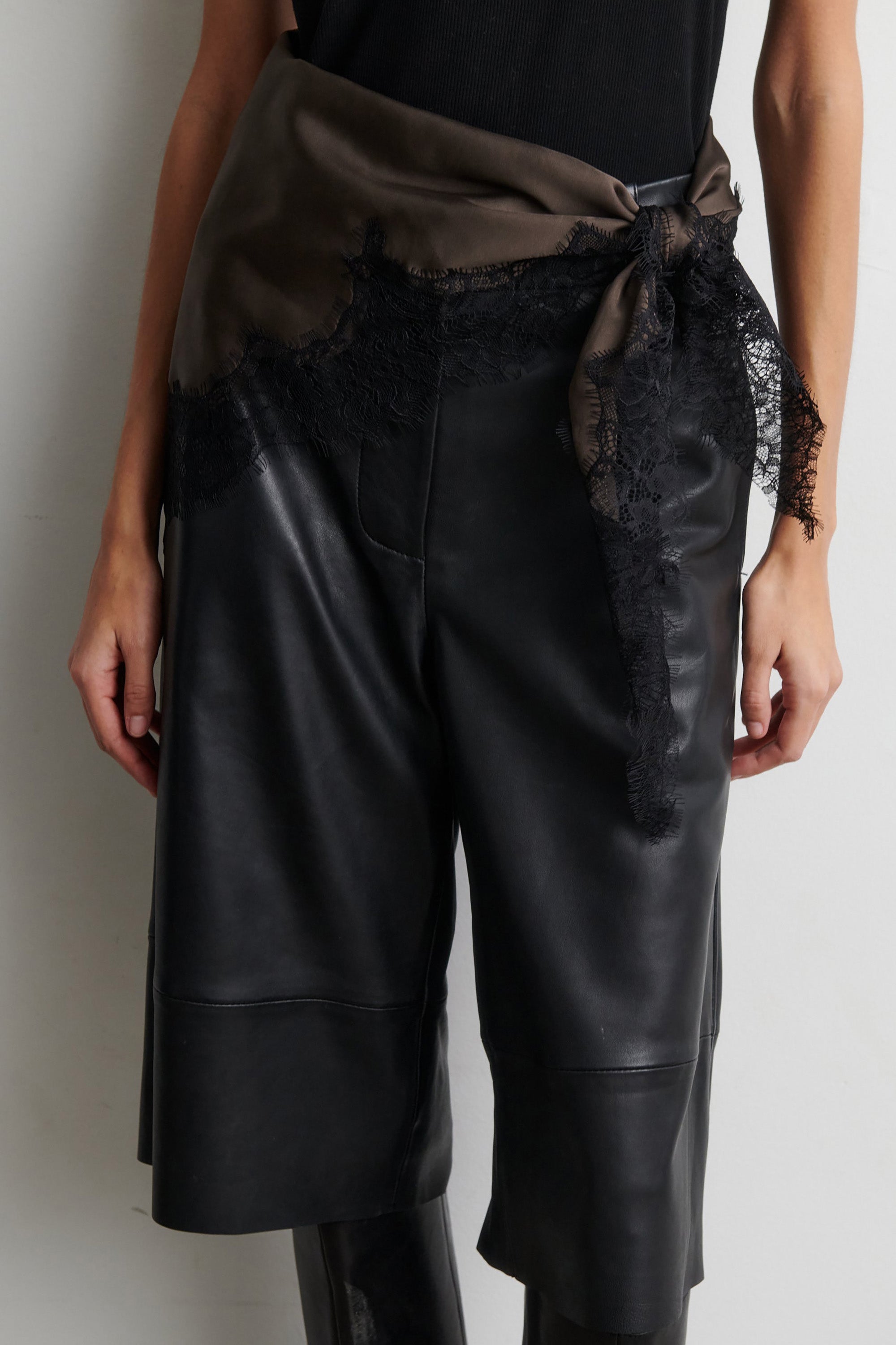 Lacia Contrast Hip Scarf - Wren