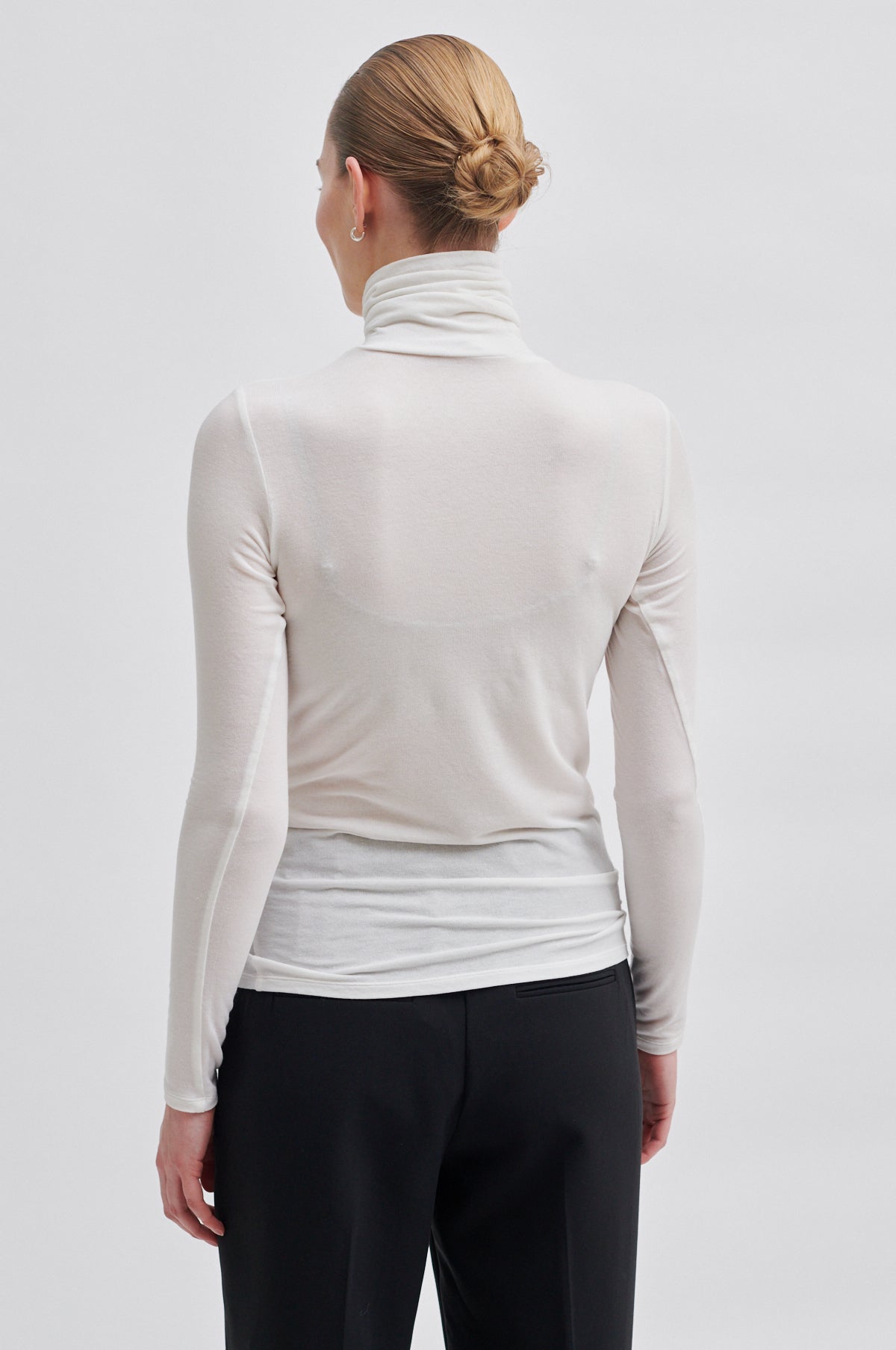 Matima T-Neck Tee - Off White - RUM Amsterdam