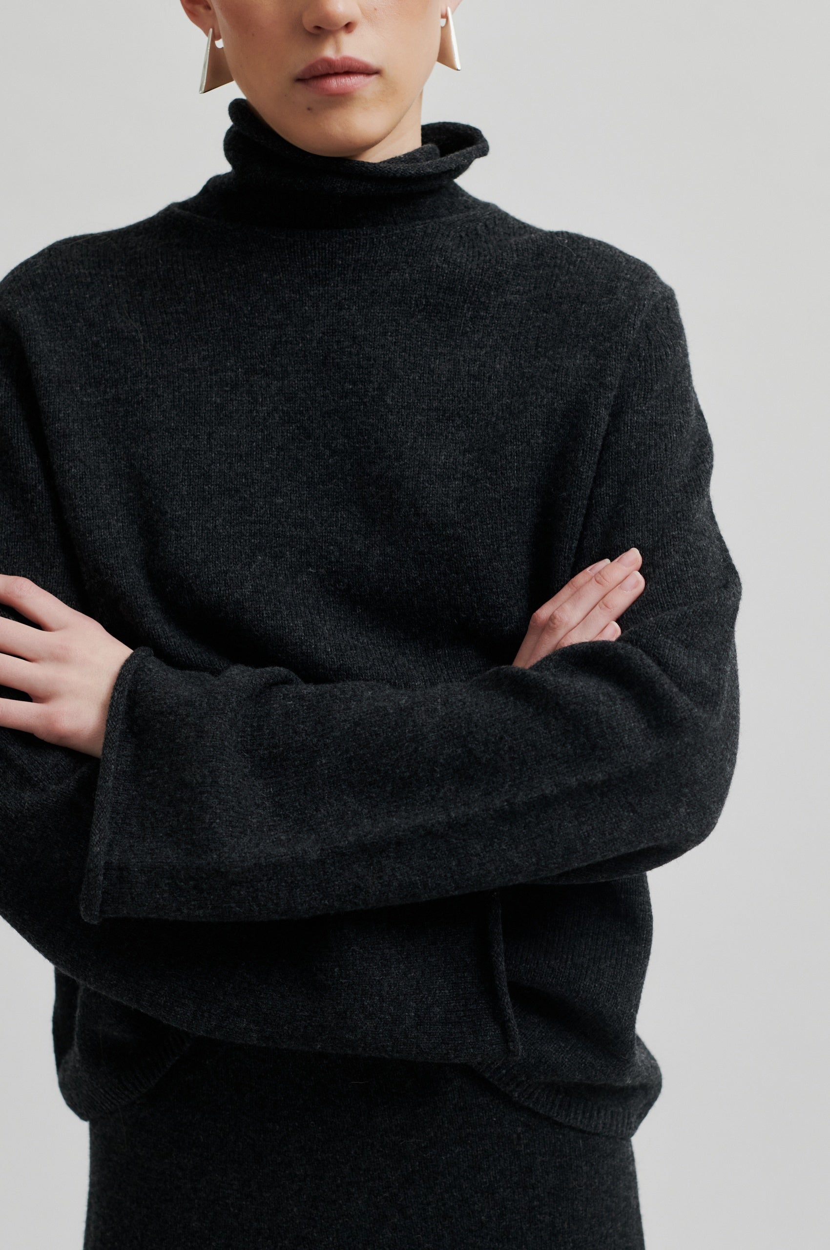 Neva Knit T-Neck Jumper - Dark Grey Melange - RUM Amsterdam