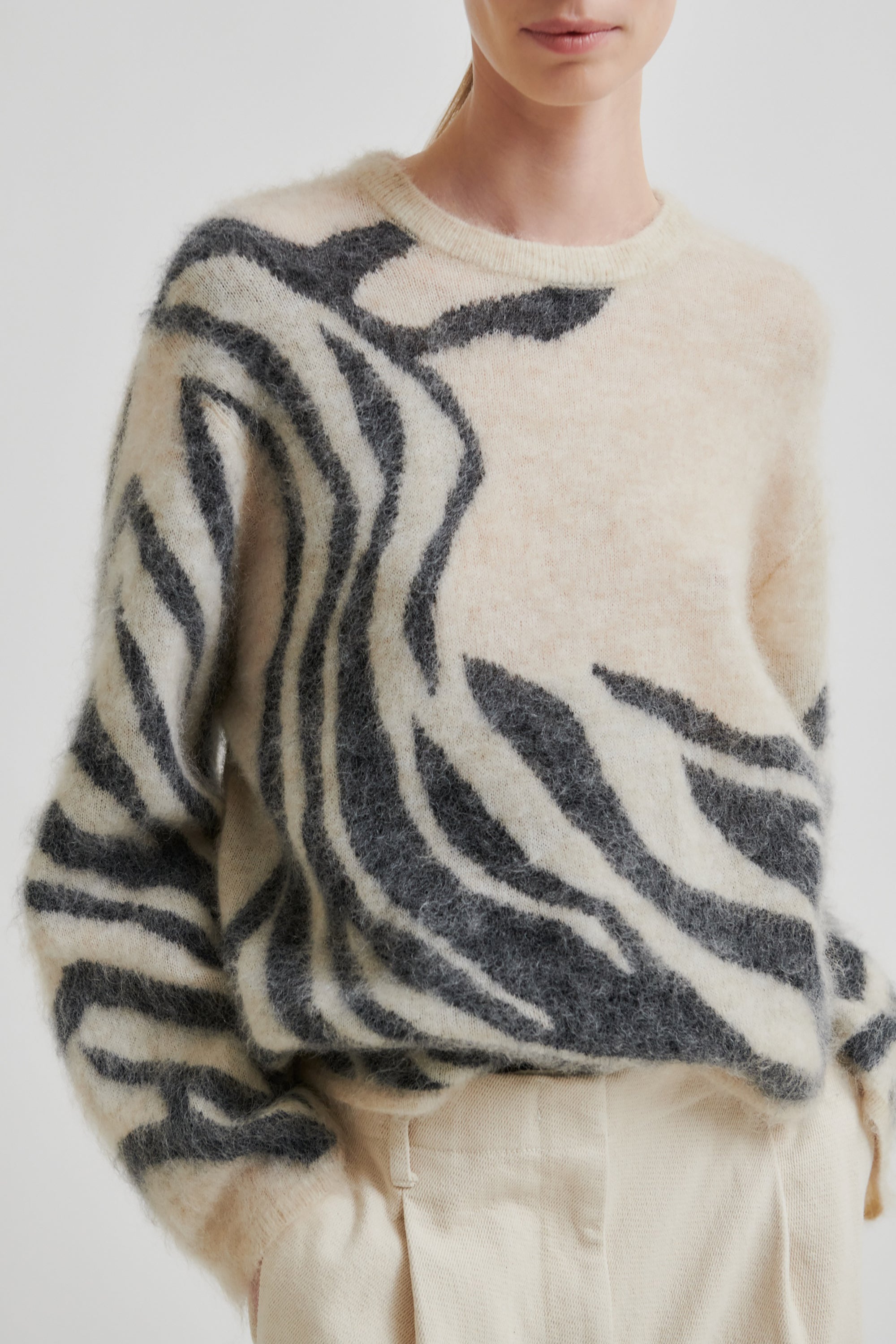 Zarah Knit O-Neck - Trench Coat