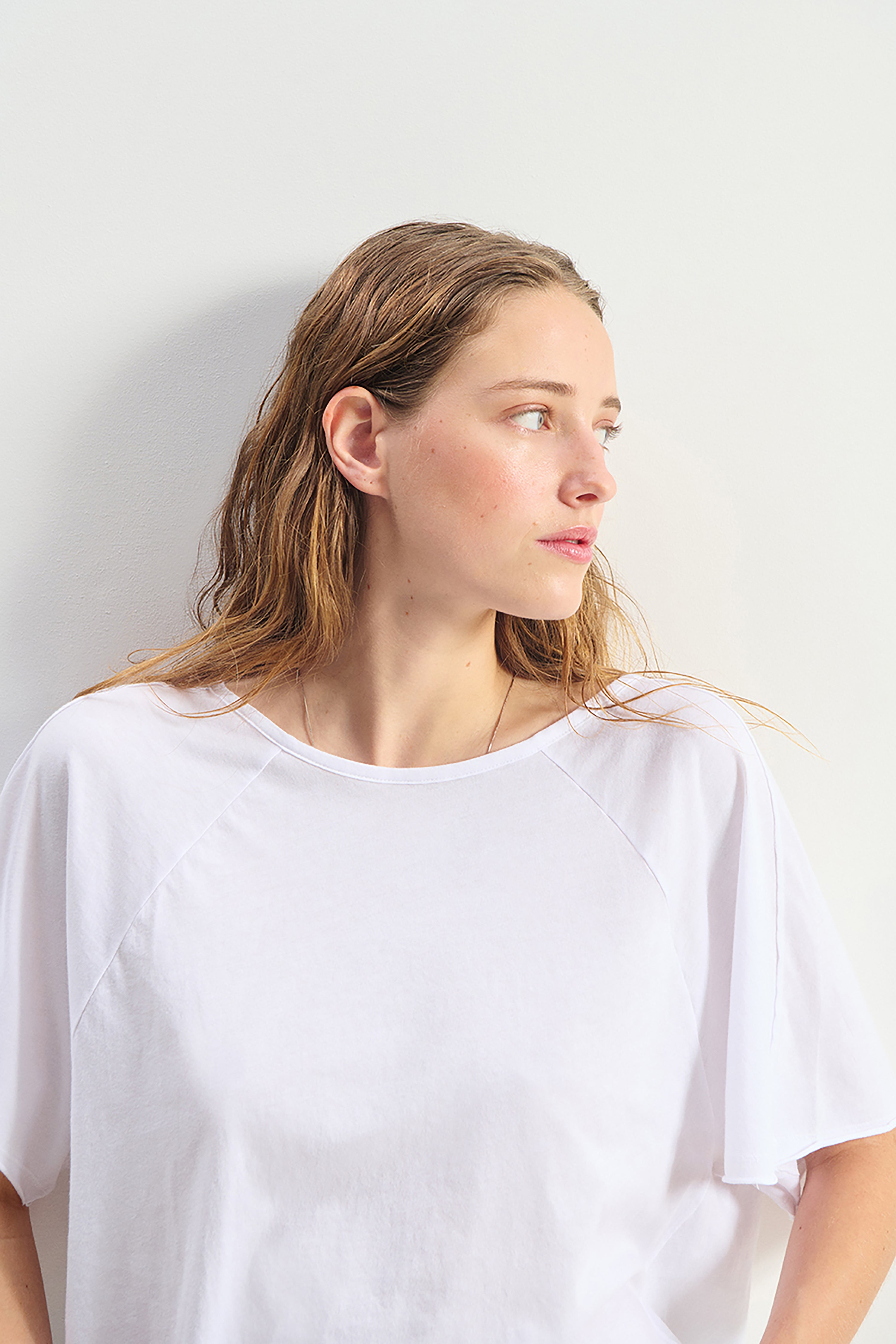 Apoly T-Shirt Boat Neck - White