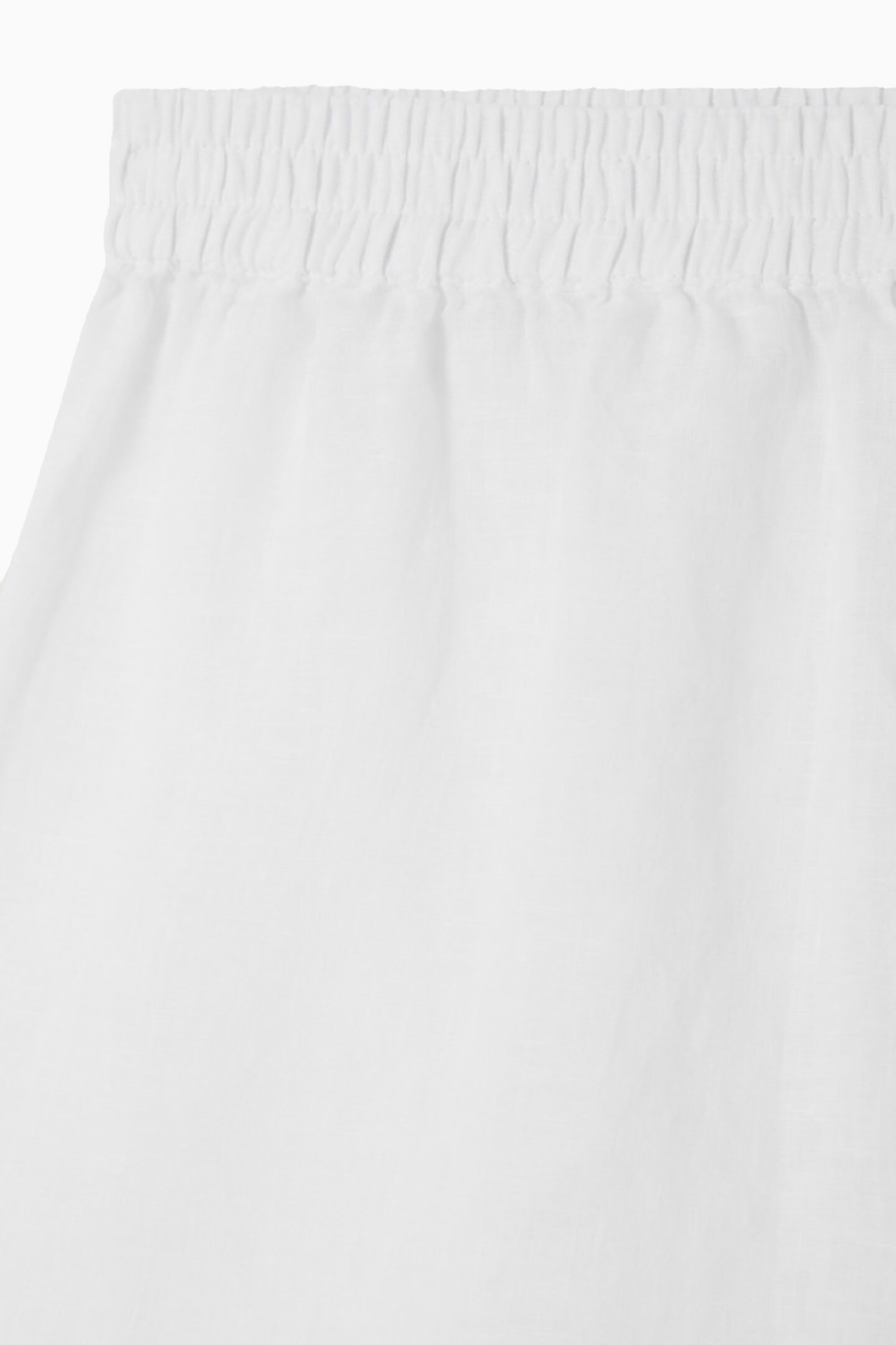 Ivybo Shorts - White