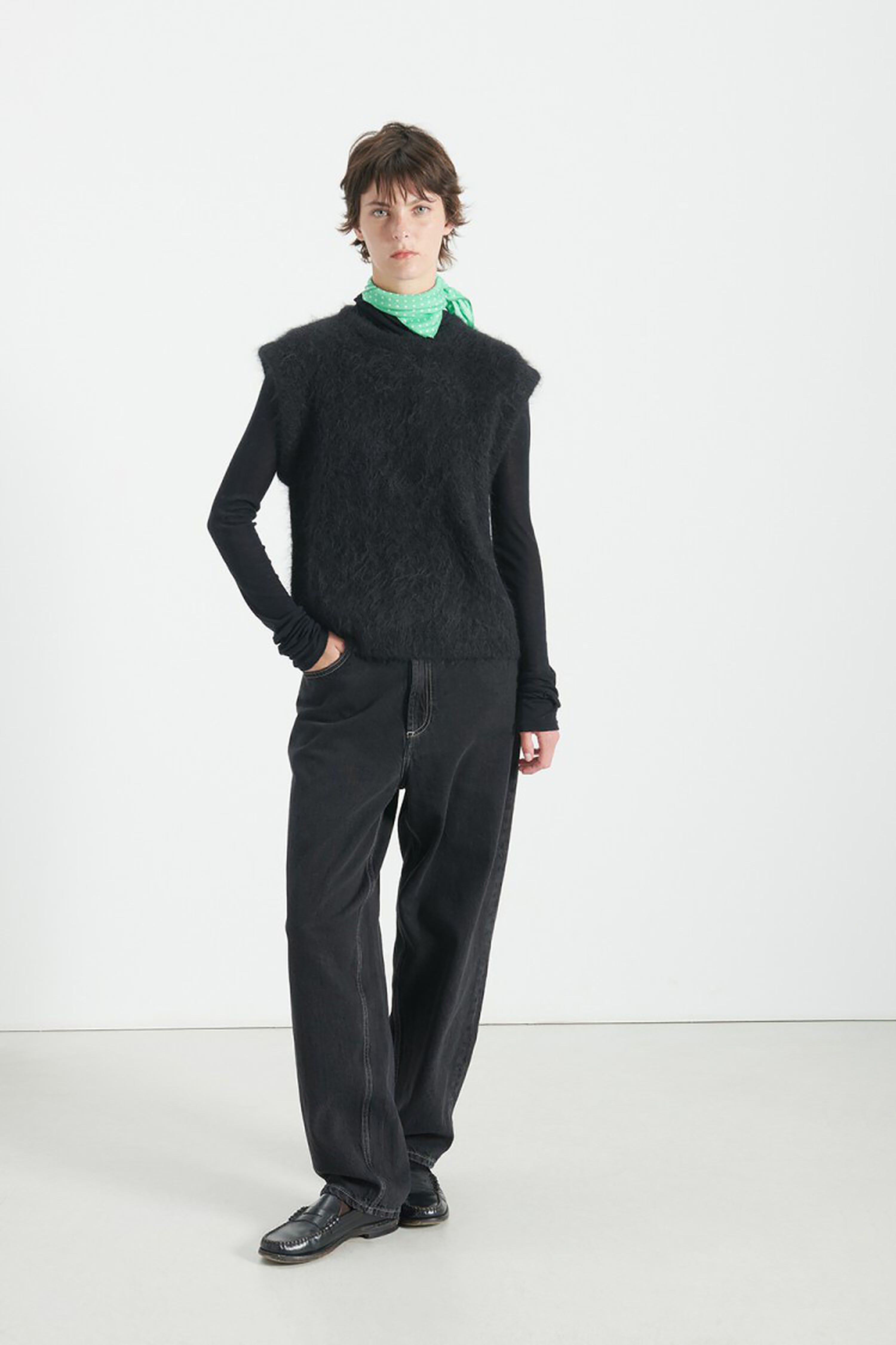 Niby Sleeveless Jumper - Black