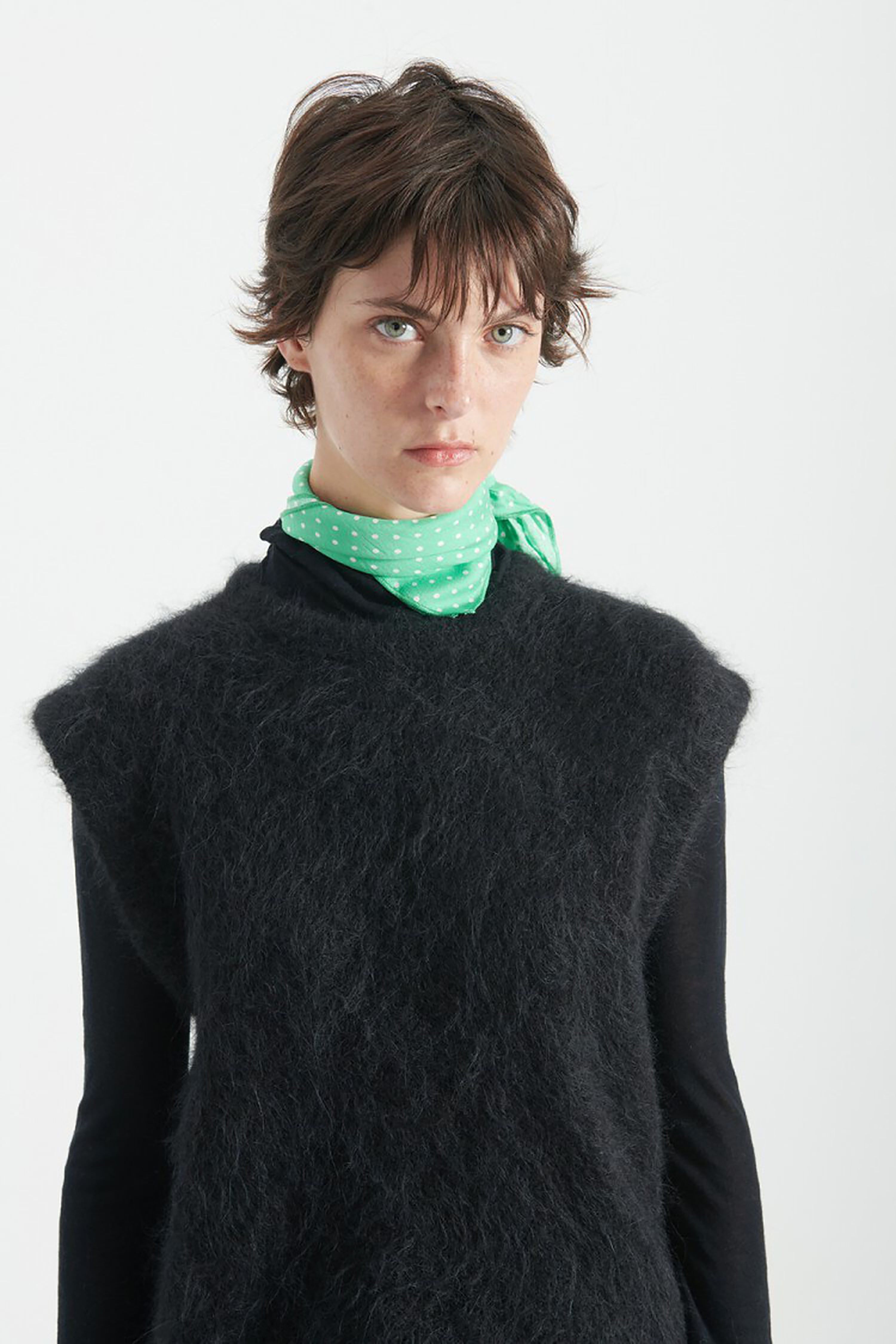 Niby Sleeveless Jumper - Black
