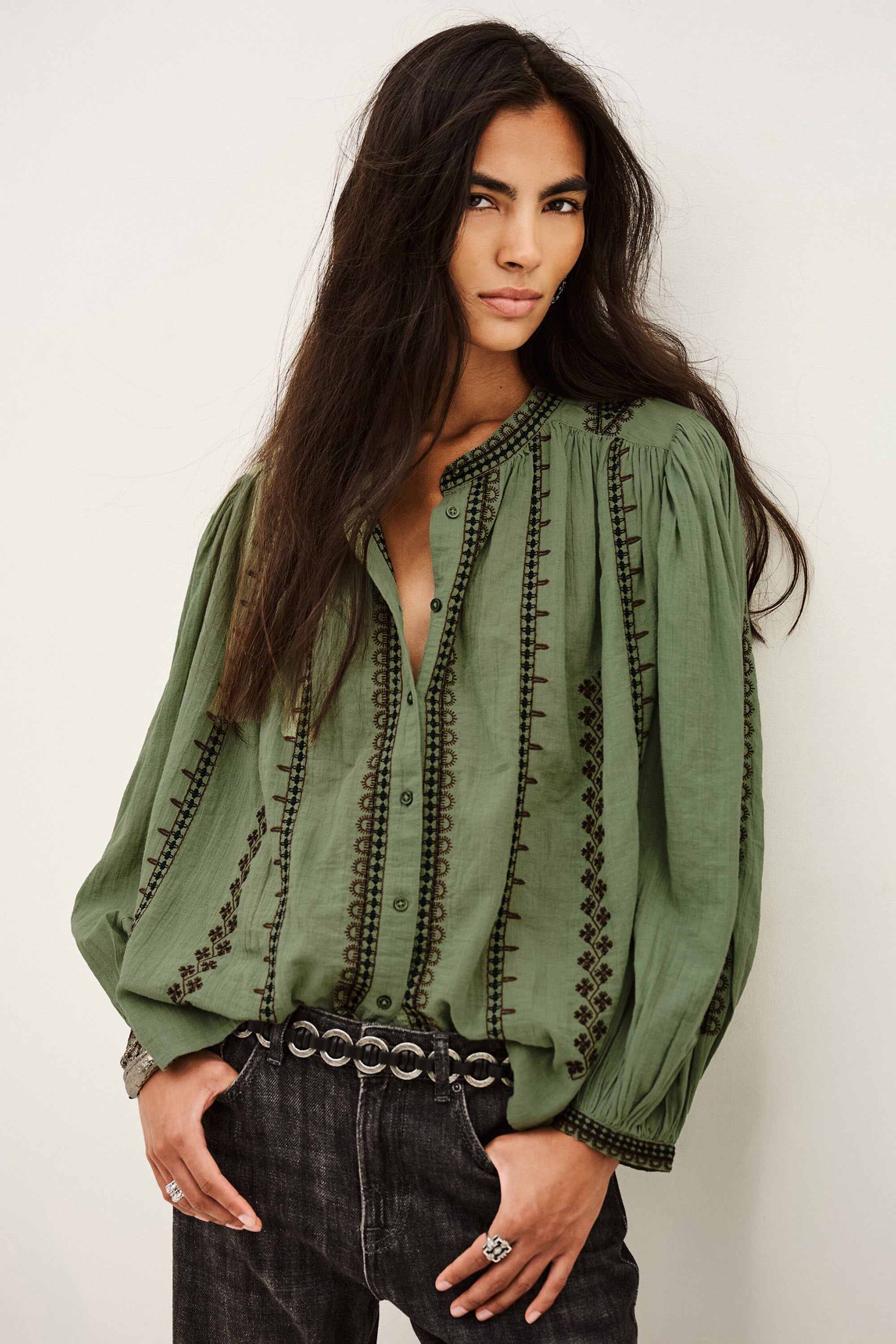 Mona Shirt - Almond