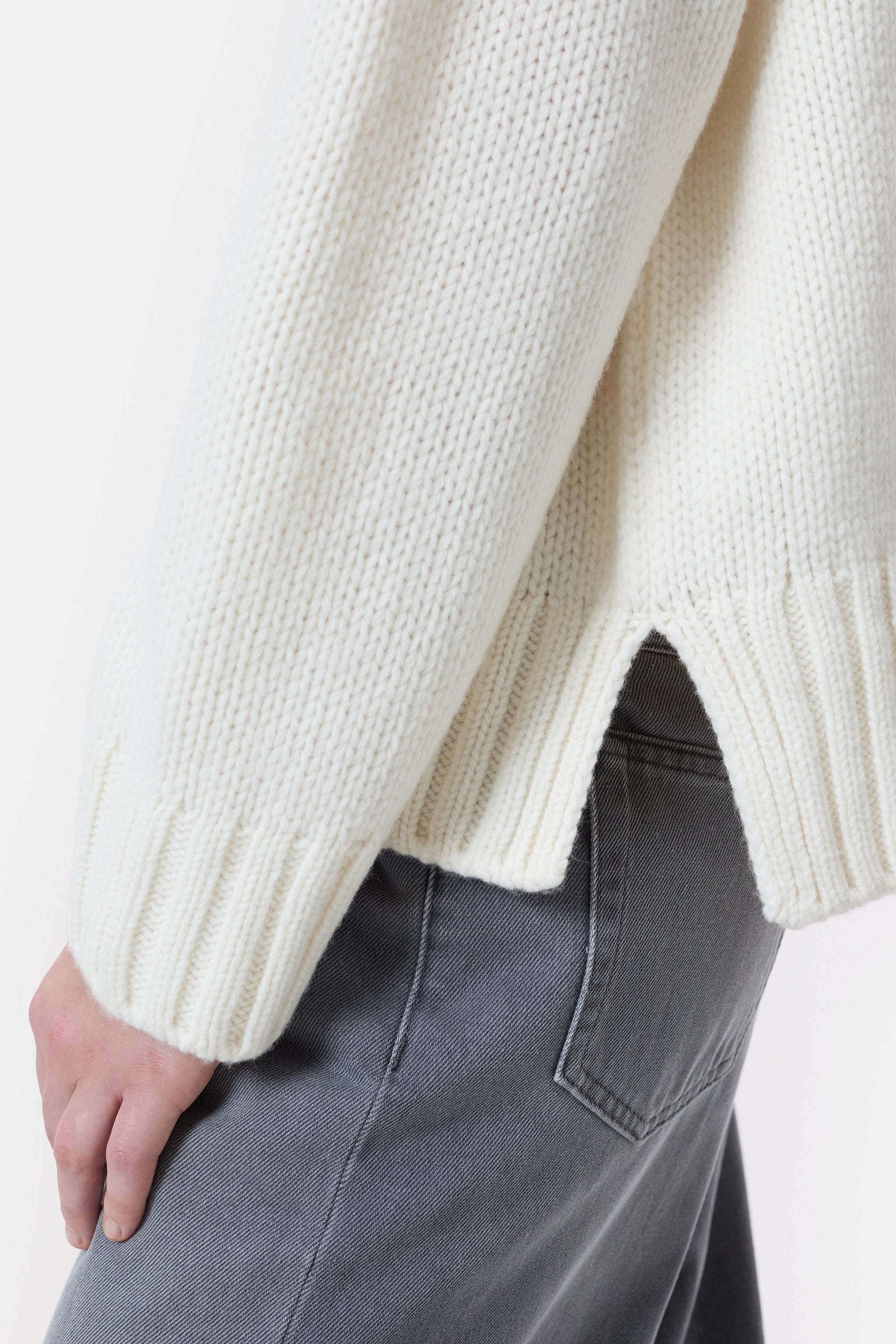 Roll Neck Long Sleeves - Ivory