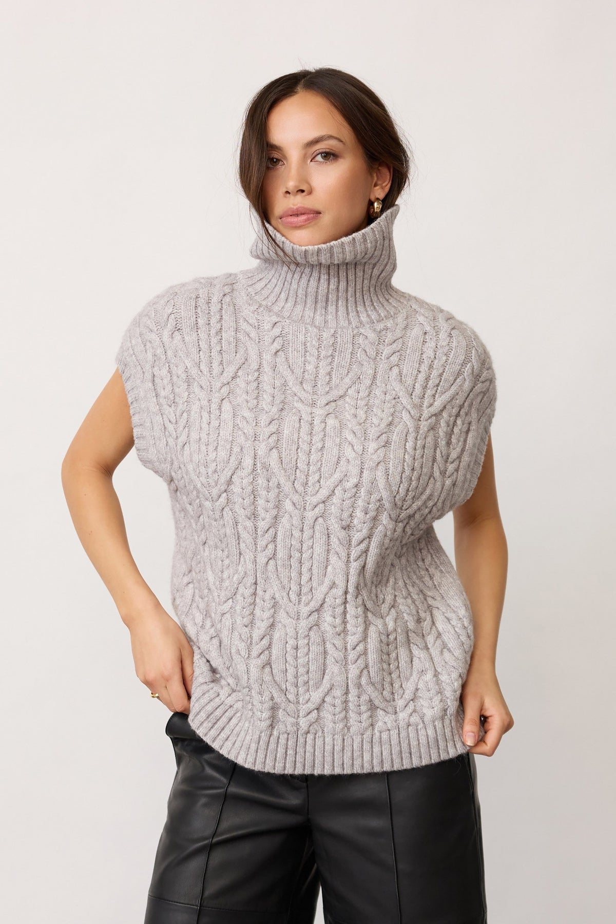  Row Oversize Cable Knit Vest - Grey Melange - RUM Amsterdam