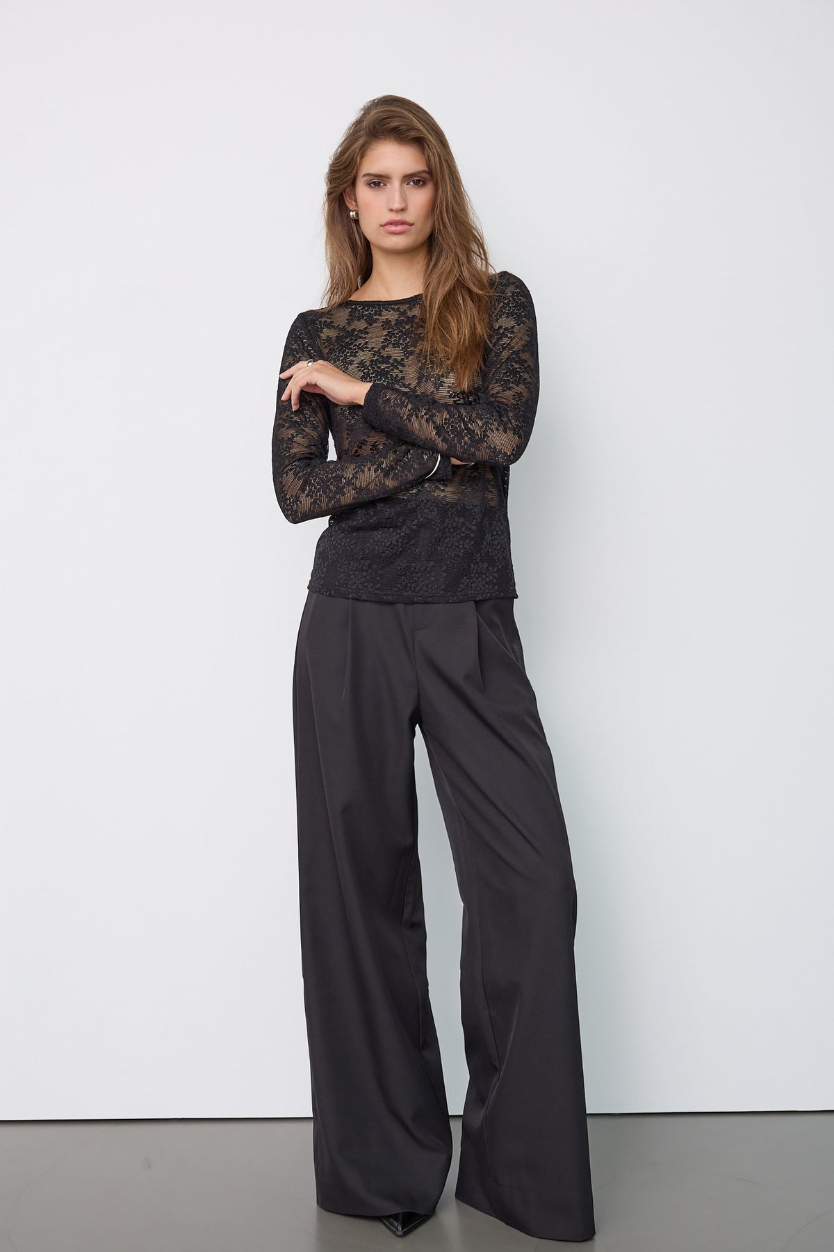 Birta O-Neck Blouse - Black