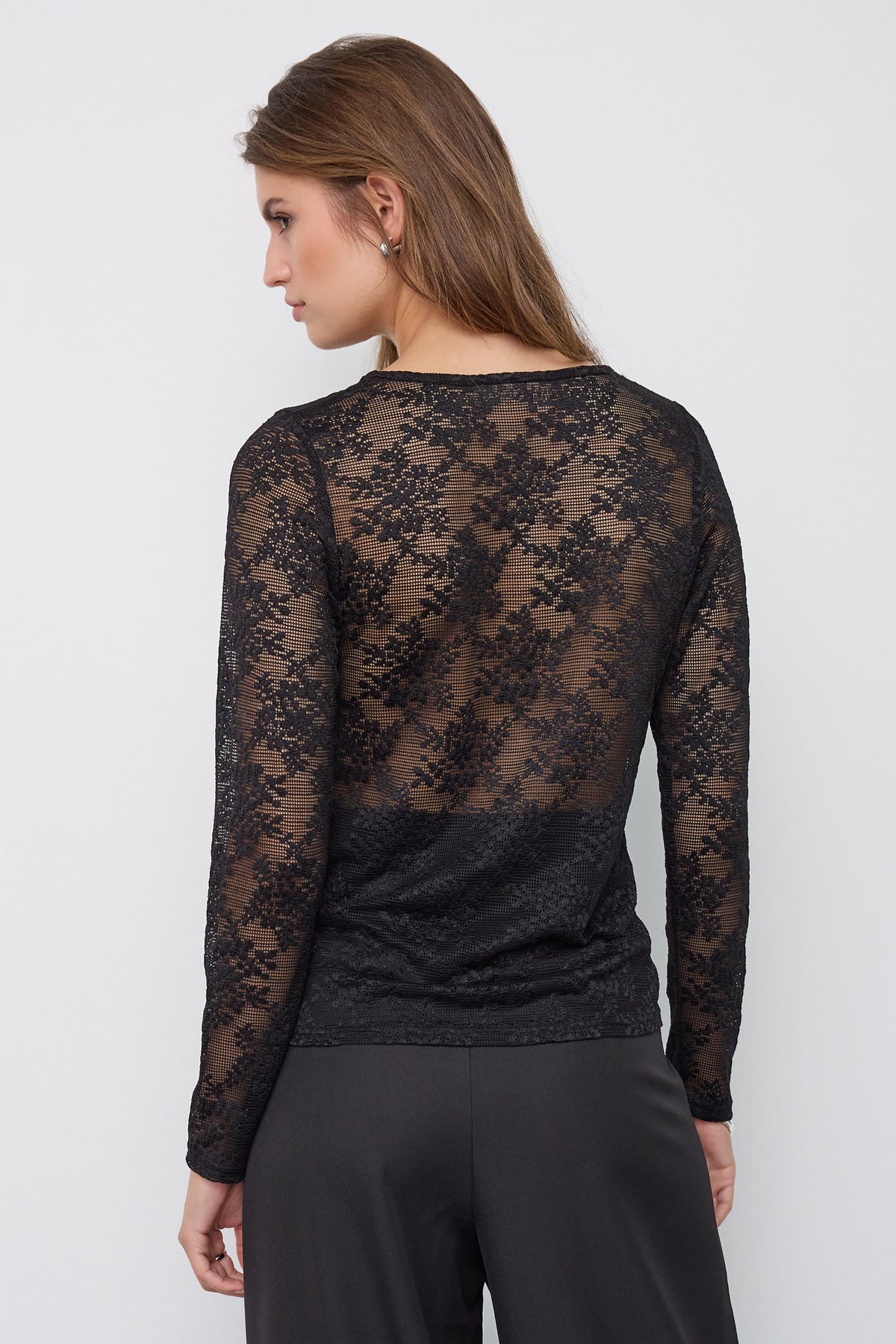 Birta O-Neck Blouse - Black