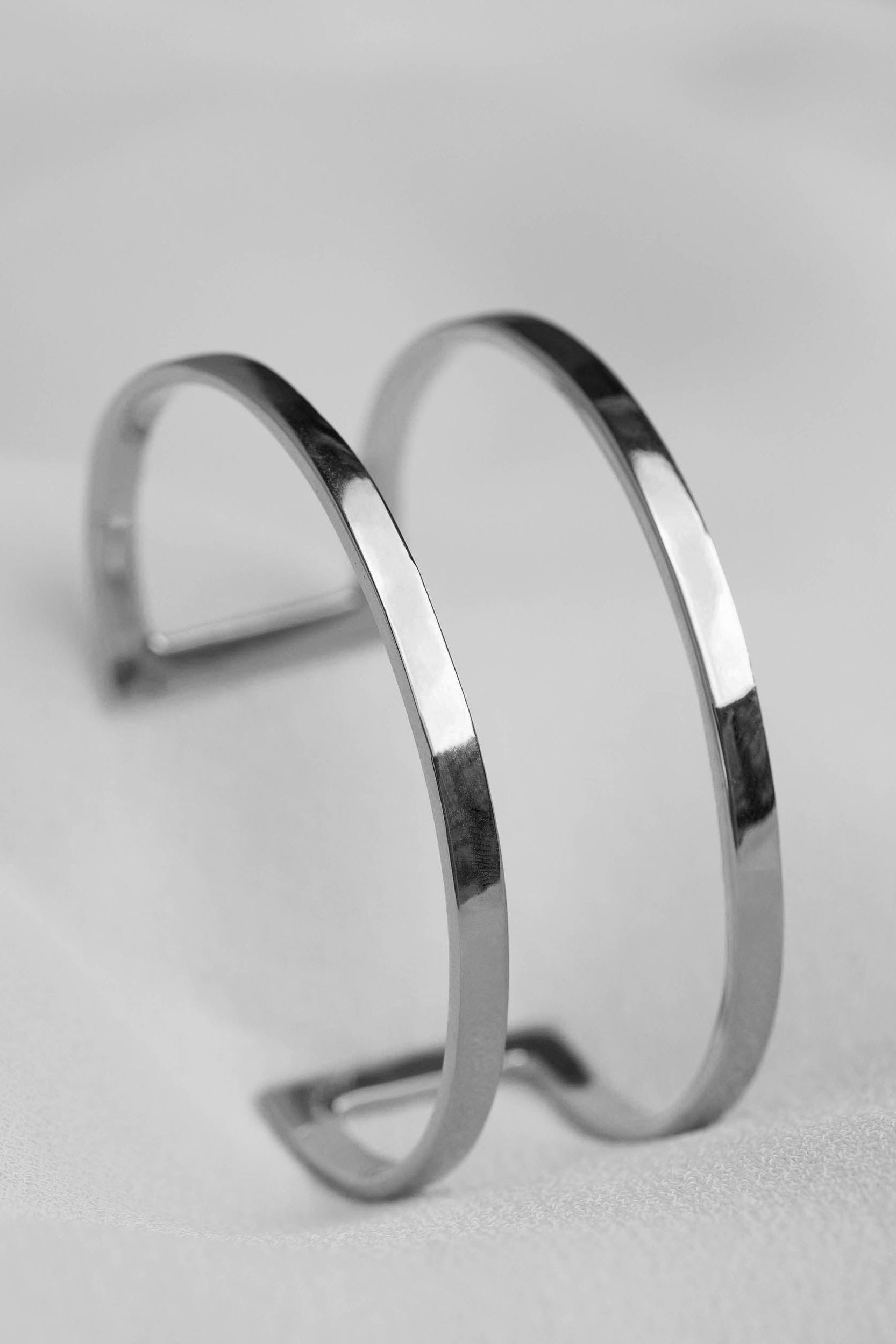 Adorn Double Line Cuff Bracelet - Silver - RUM Amsterdam