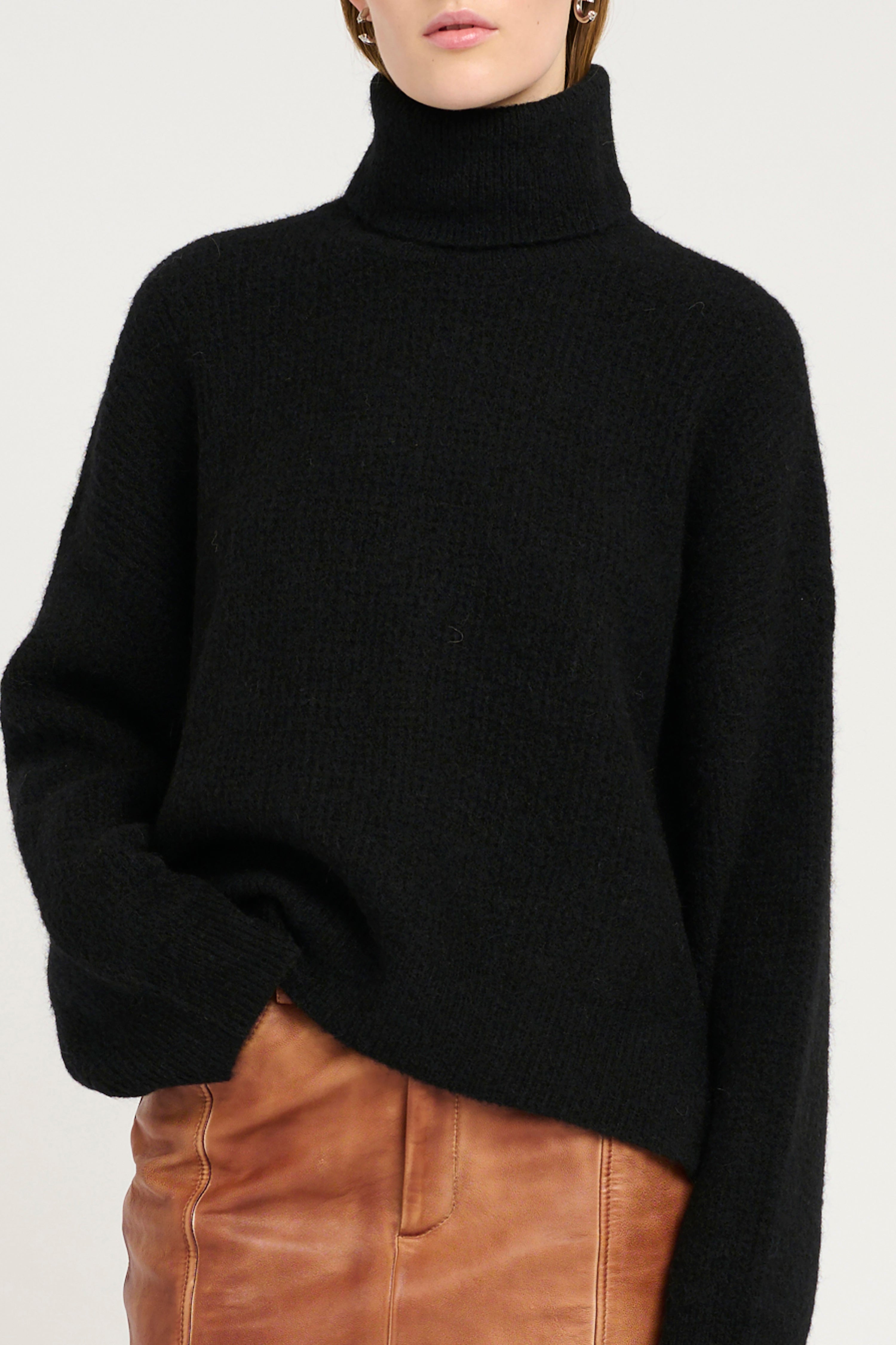 Alpha Rollneck Pullover - Black