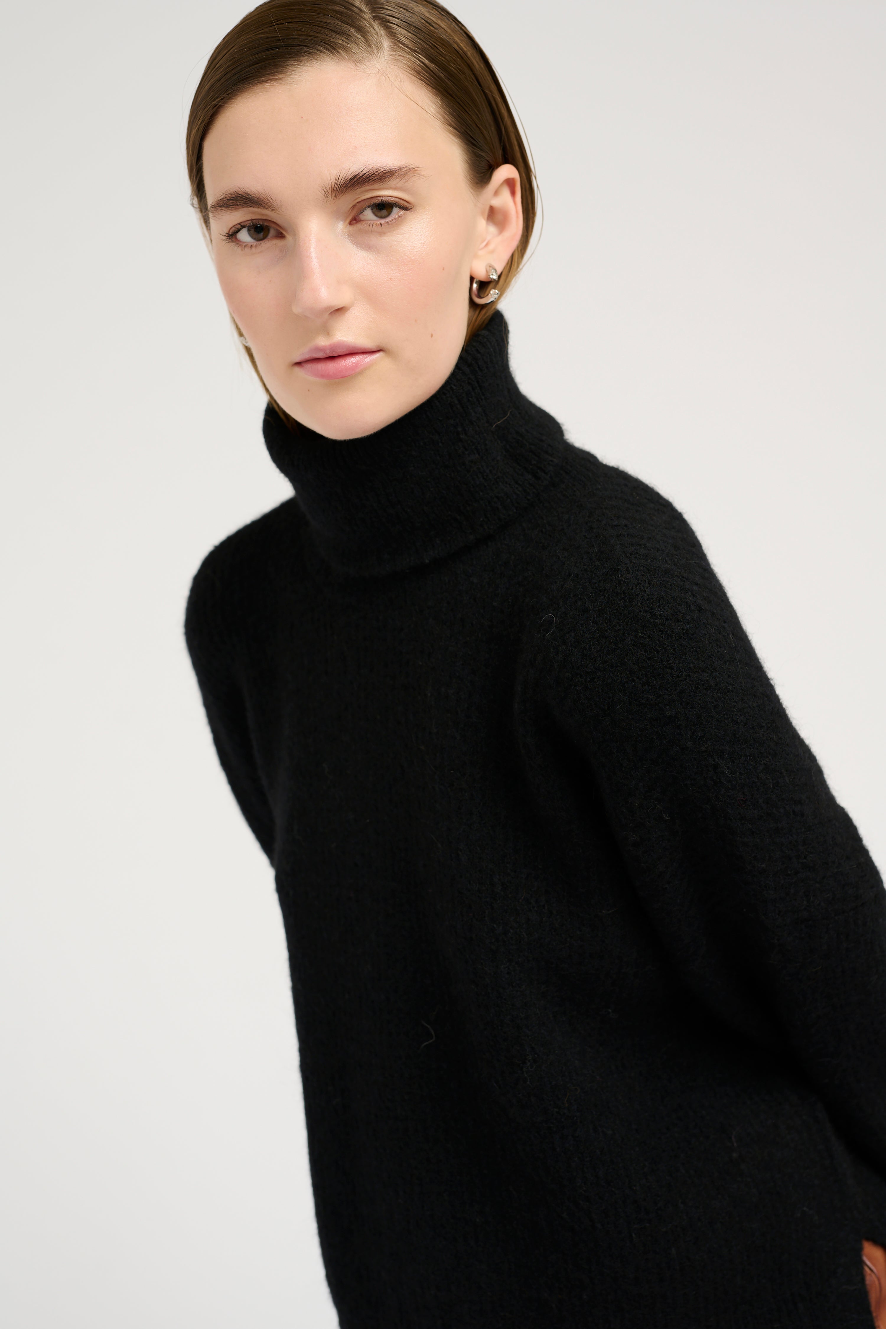 Alpha Rollneck Pullover - Black