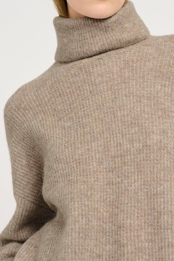 Gestuz Alpha Rollneck Pullover - Warm Sand Melange - RUM Amsterdam