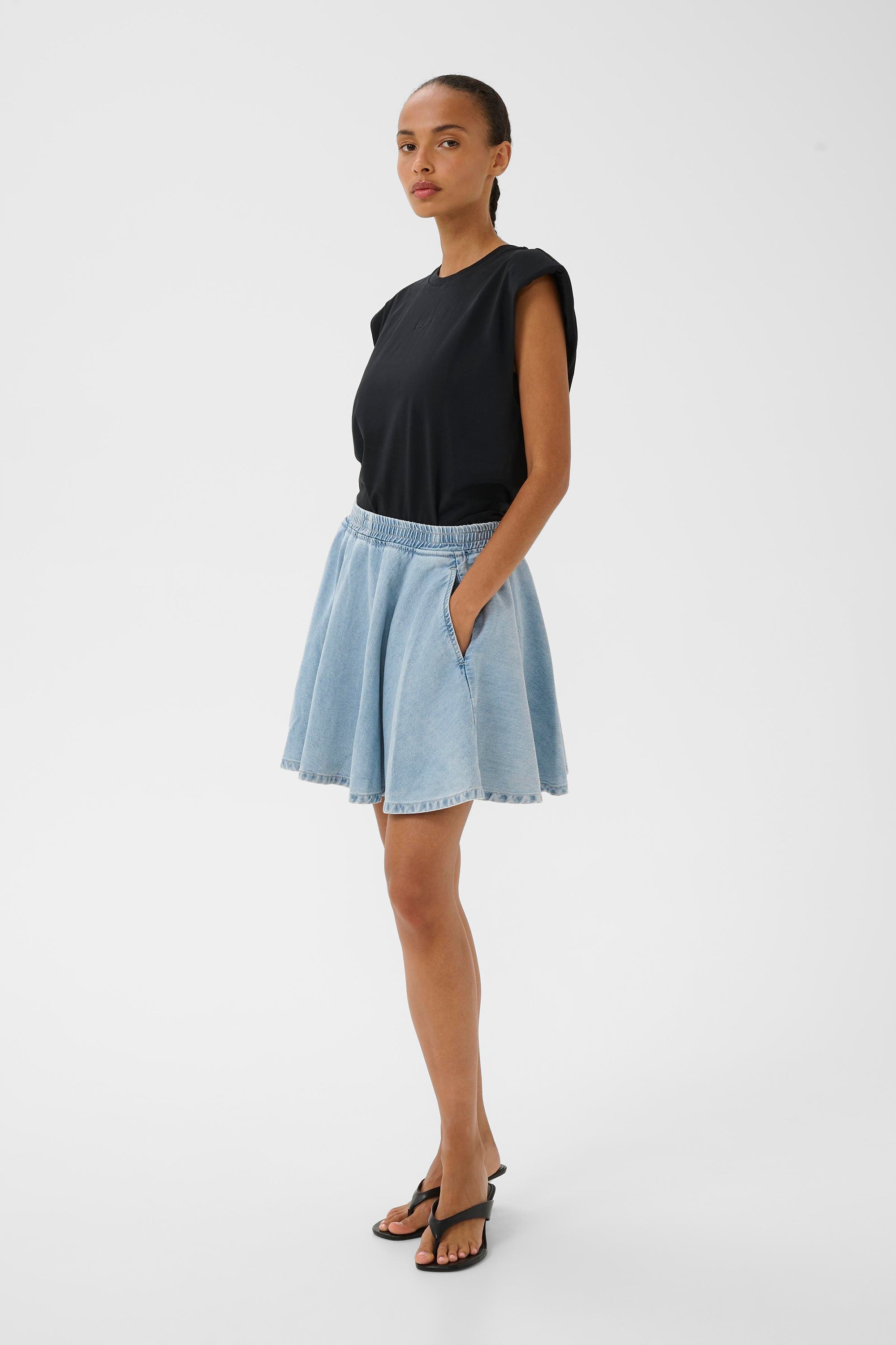 Kathrin Muscle Tee - Black