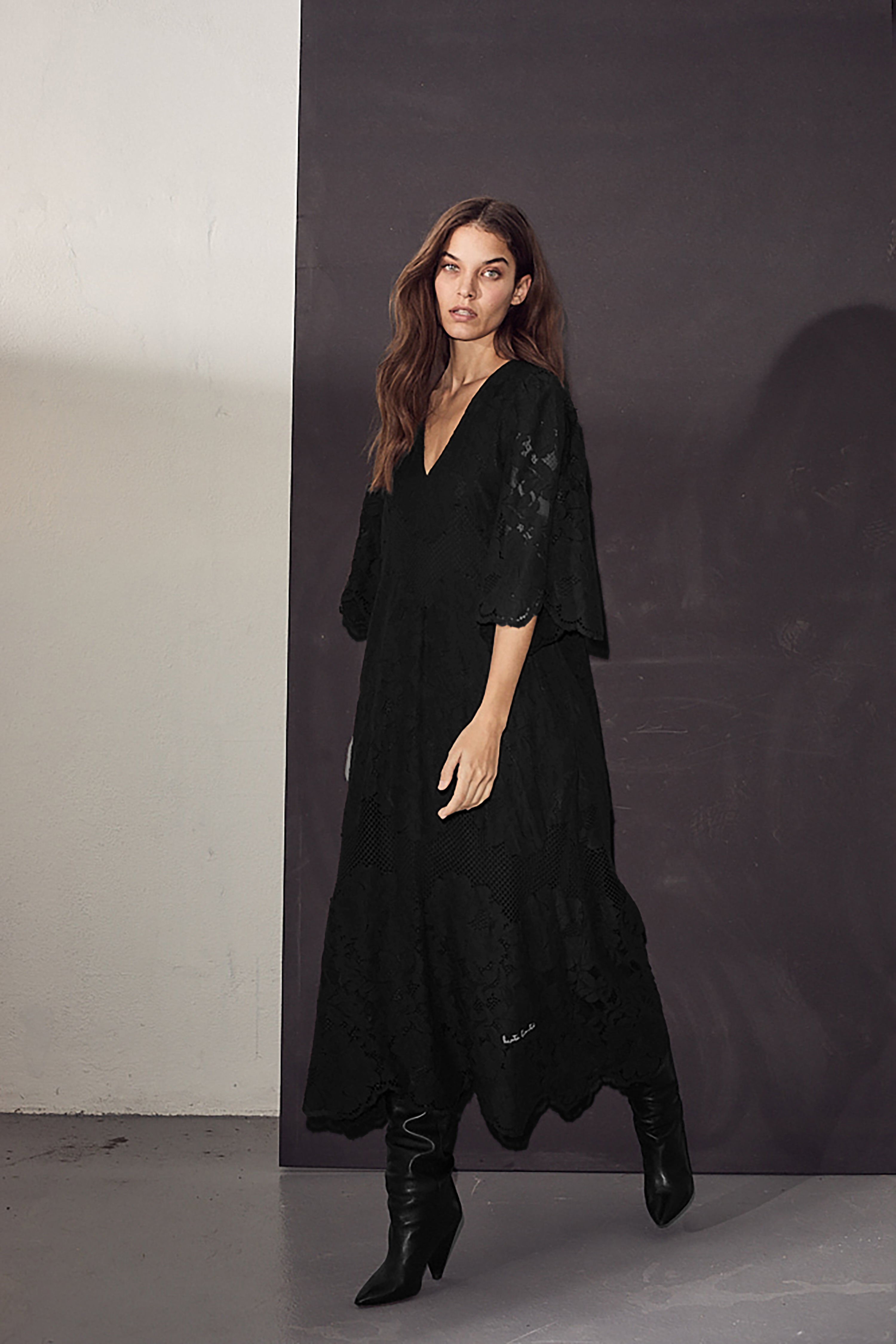 Curvey Lace Hem Dress - Black