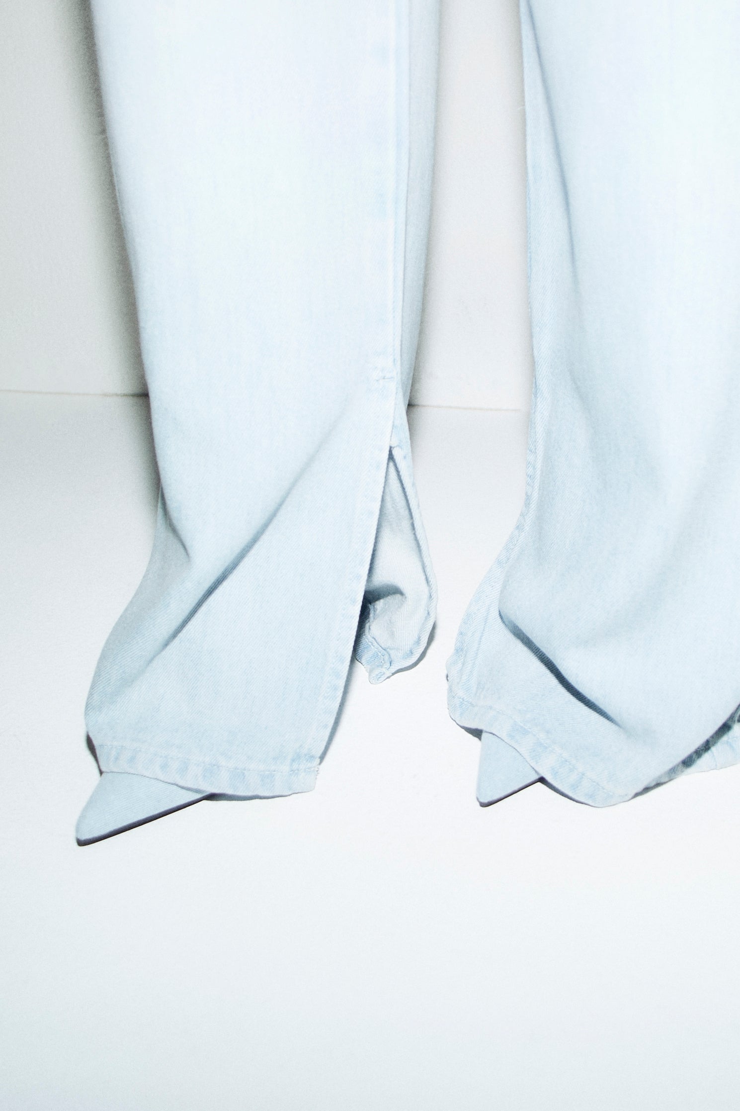 Homage to Denim Farrah Flowy Wide Leg Jeans With Slits - Light Blue Wash - RUM Amsterdam