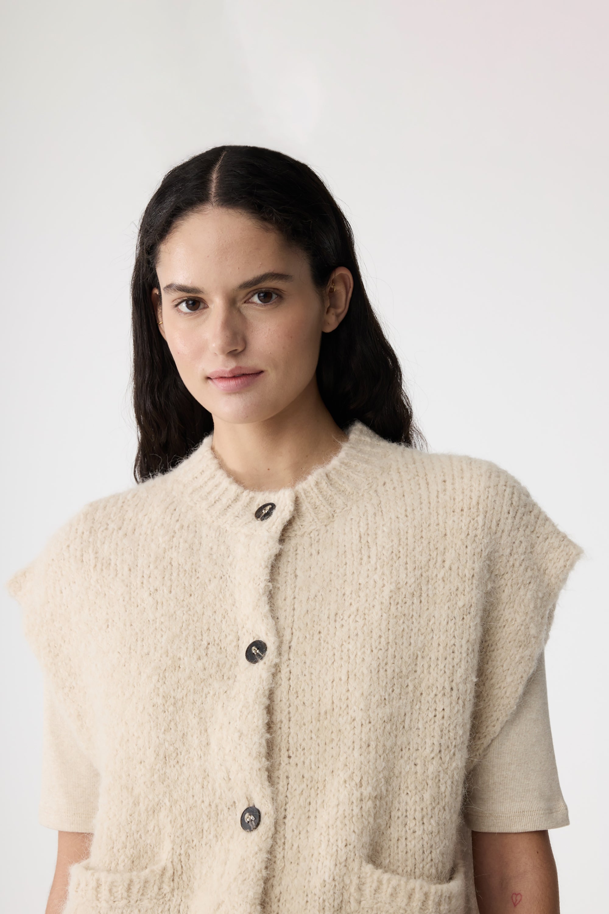 Bessy Sleveveless Cardigan - Sand