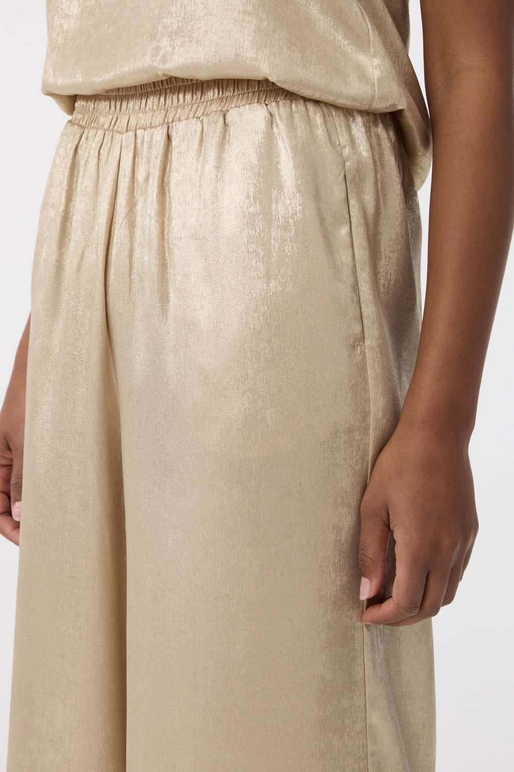 Knit-ted Blake Pants - Gold // festive, shiny, glossy | RUM Amsterdam