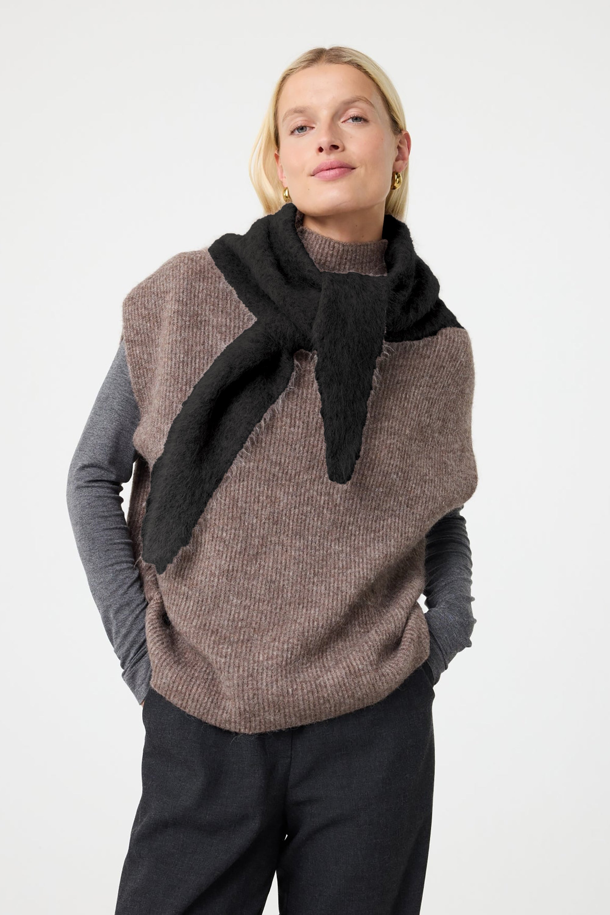 Nikita Scarf - Black