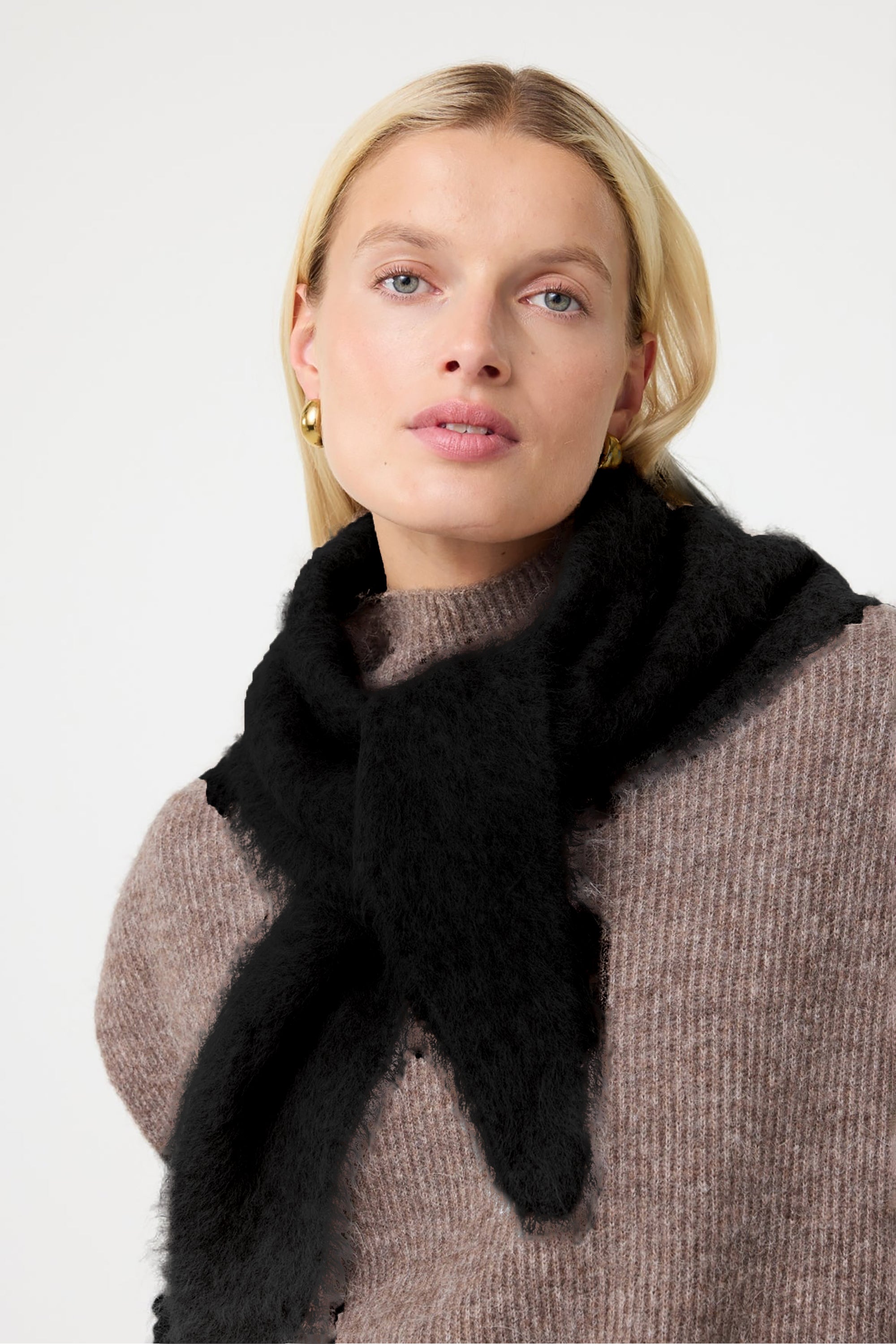 Nikita Scarf - Black