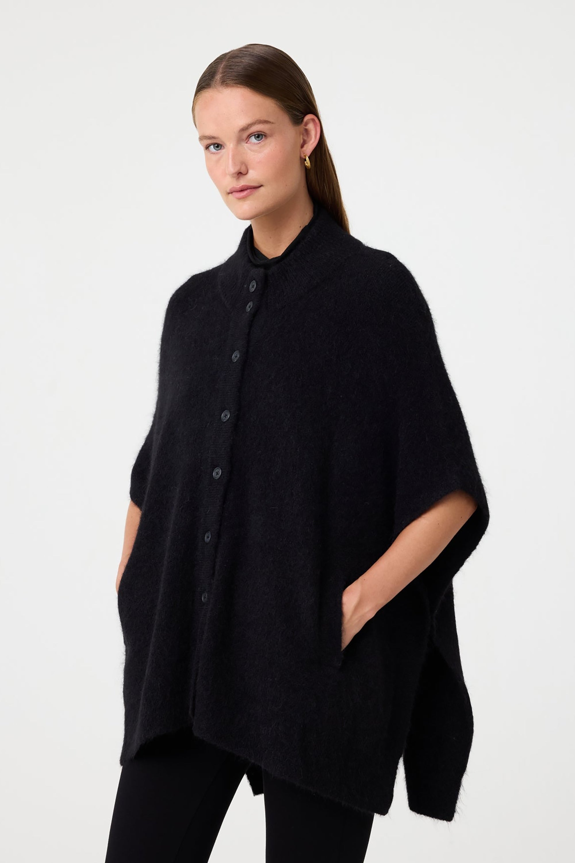 Pleunie Poncho - Black
