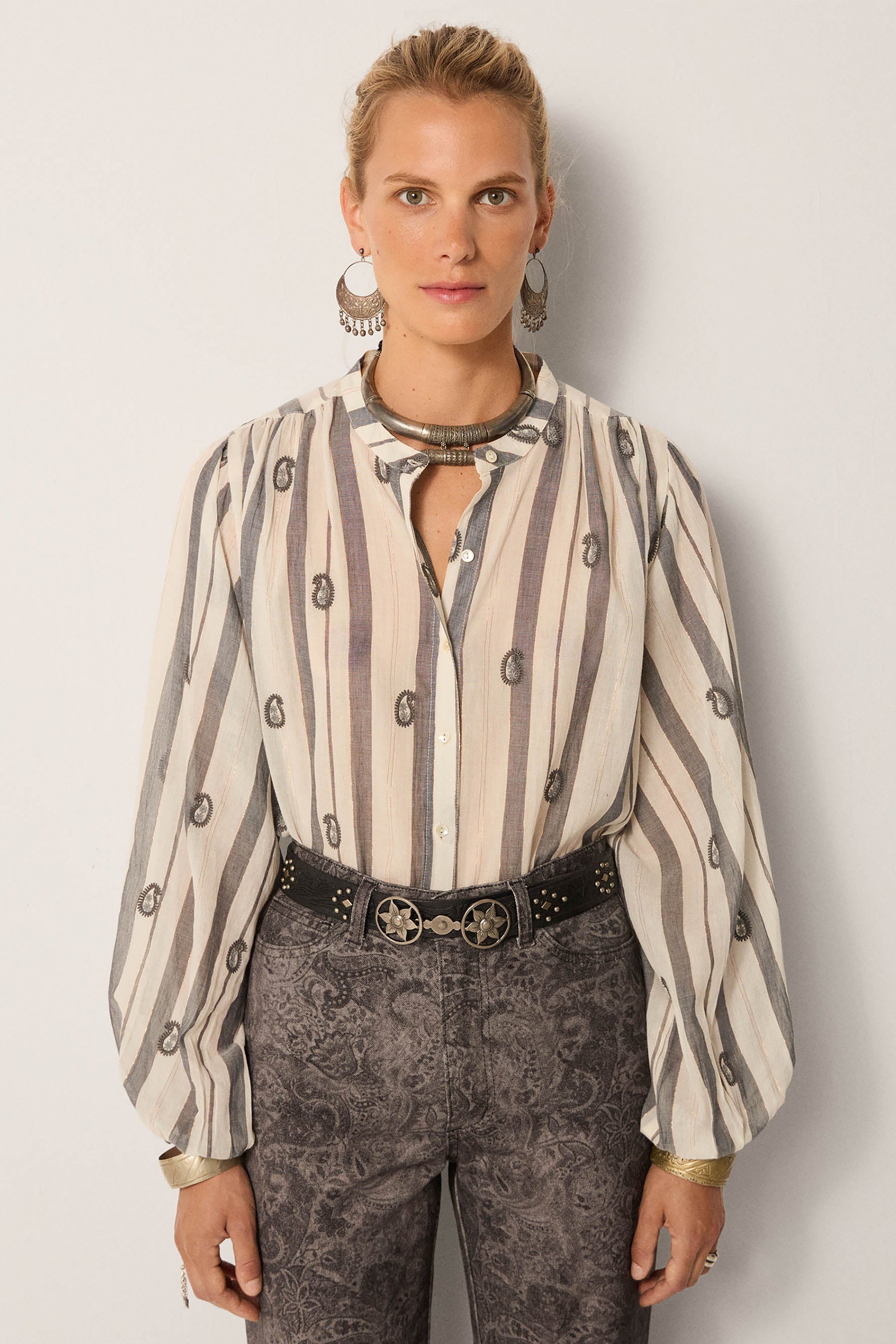 Desert Breeze Perla Blouse - Ivory Paisley