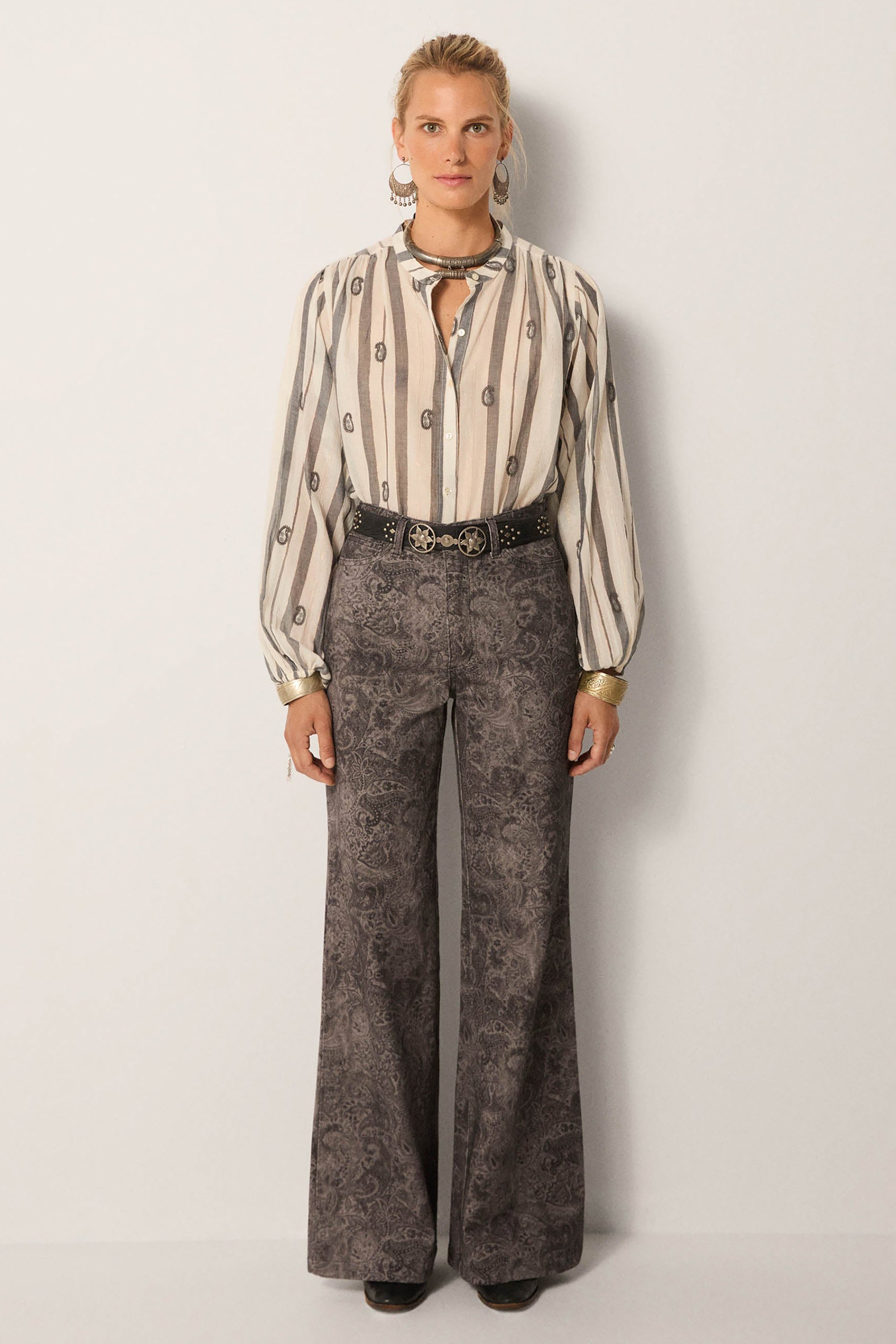 Desert Breeze Perla Blouse - Ivory Paisley