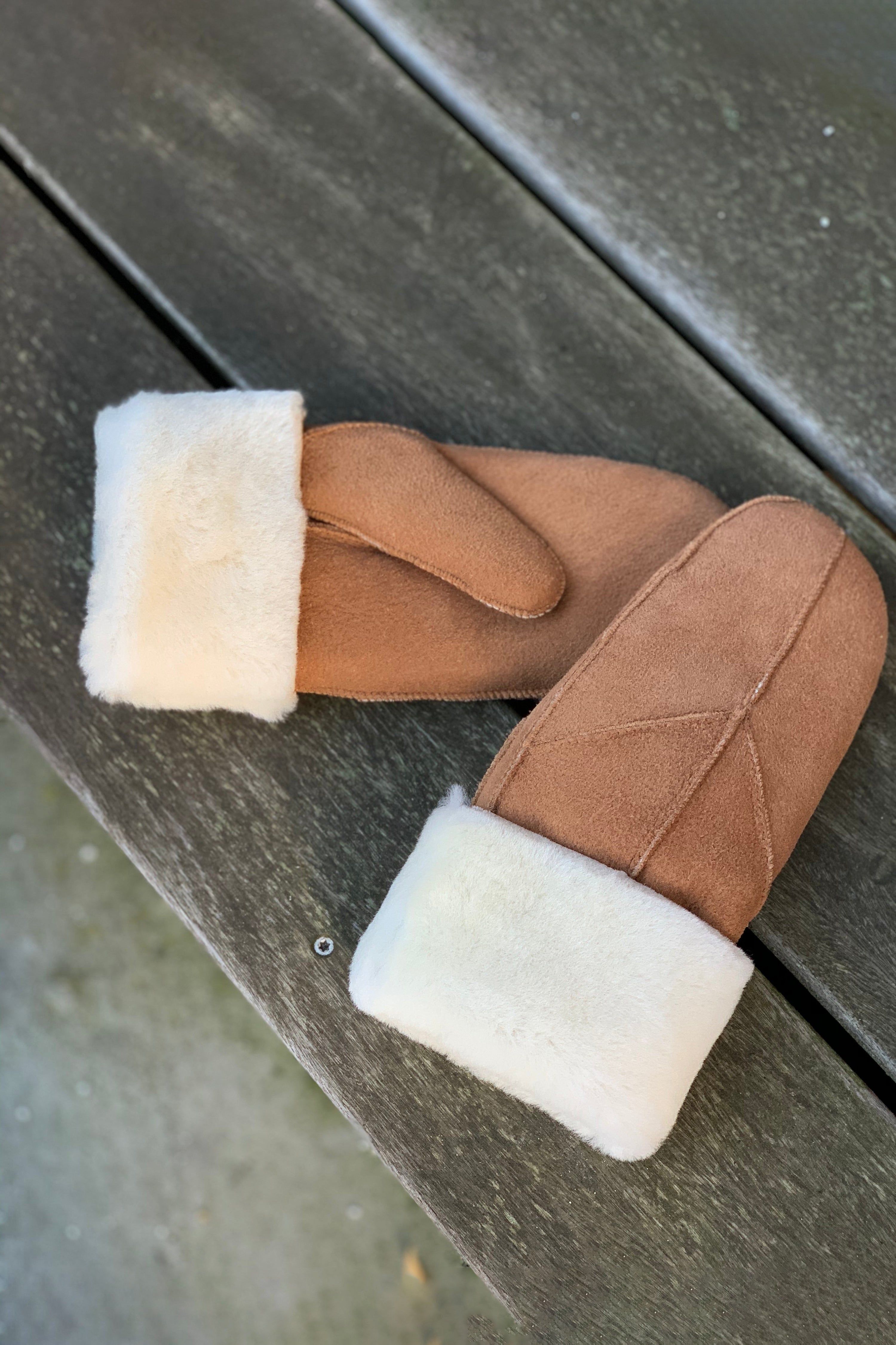 Jasmin Sheepskin Mitten - Cognac