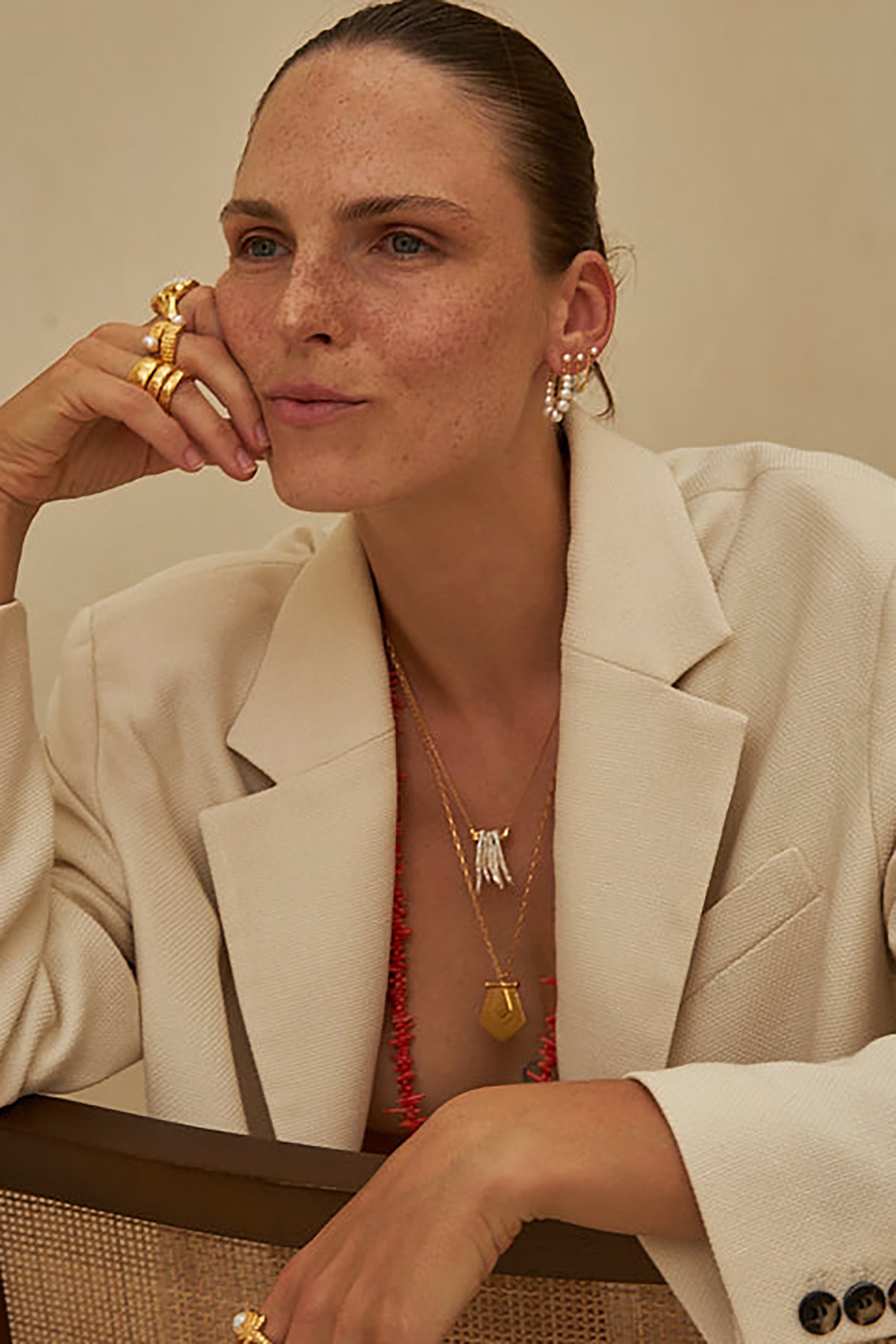 Luana Necklace - Gold w/ Pearl